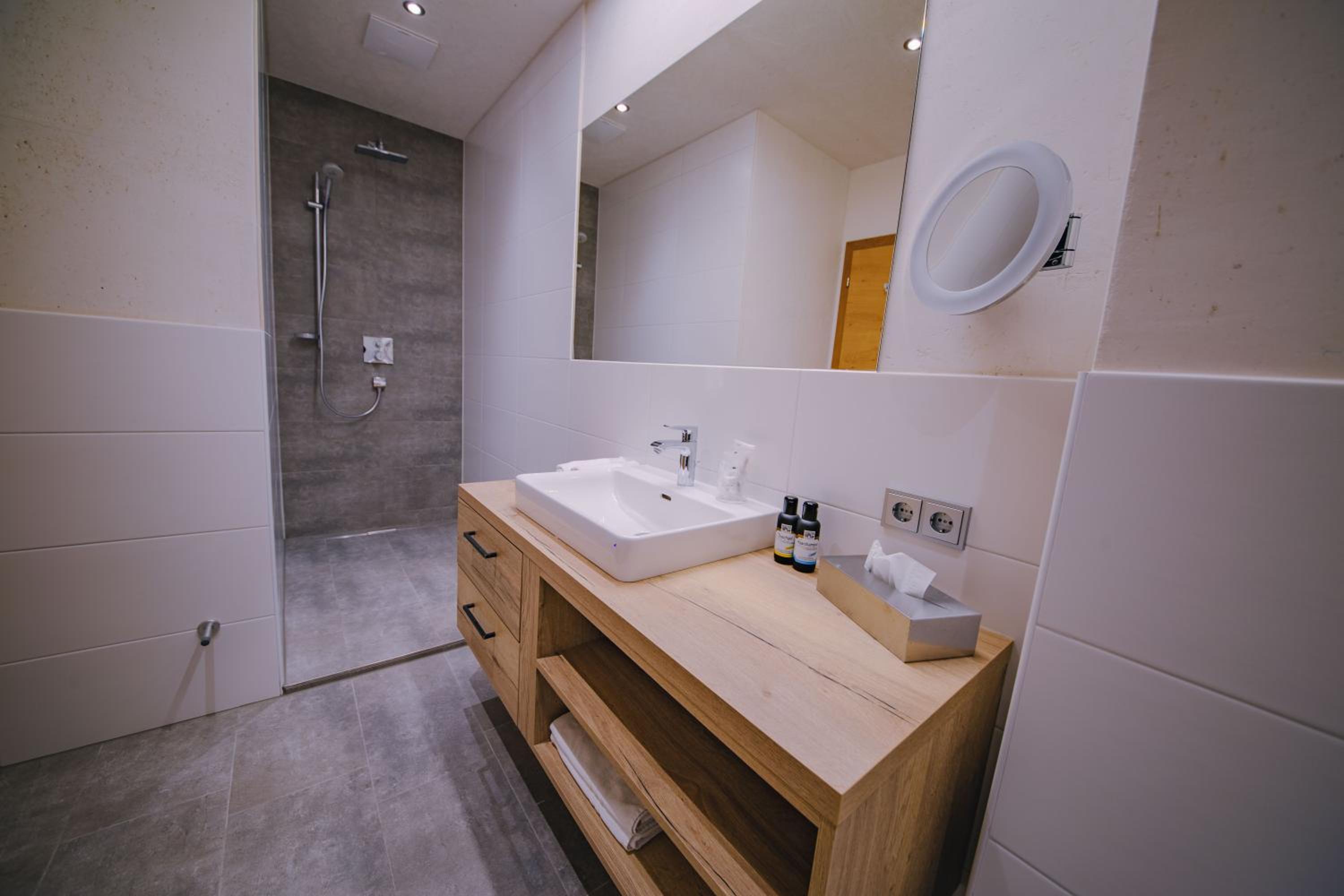 Budget Double Room photo 2