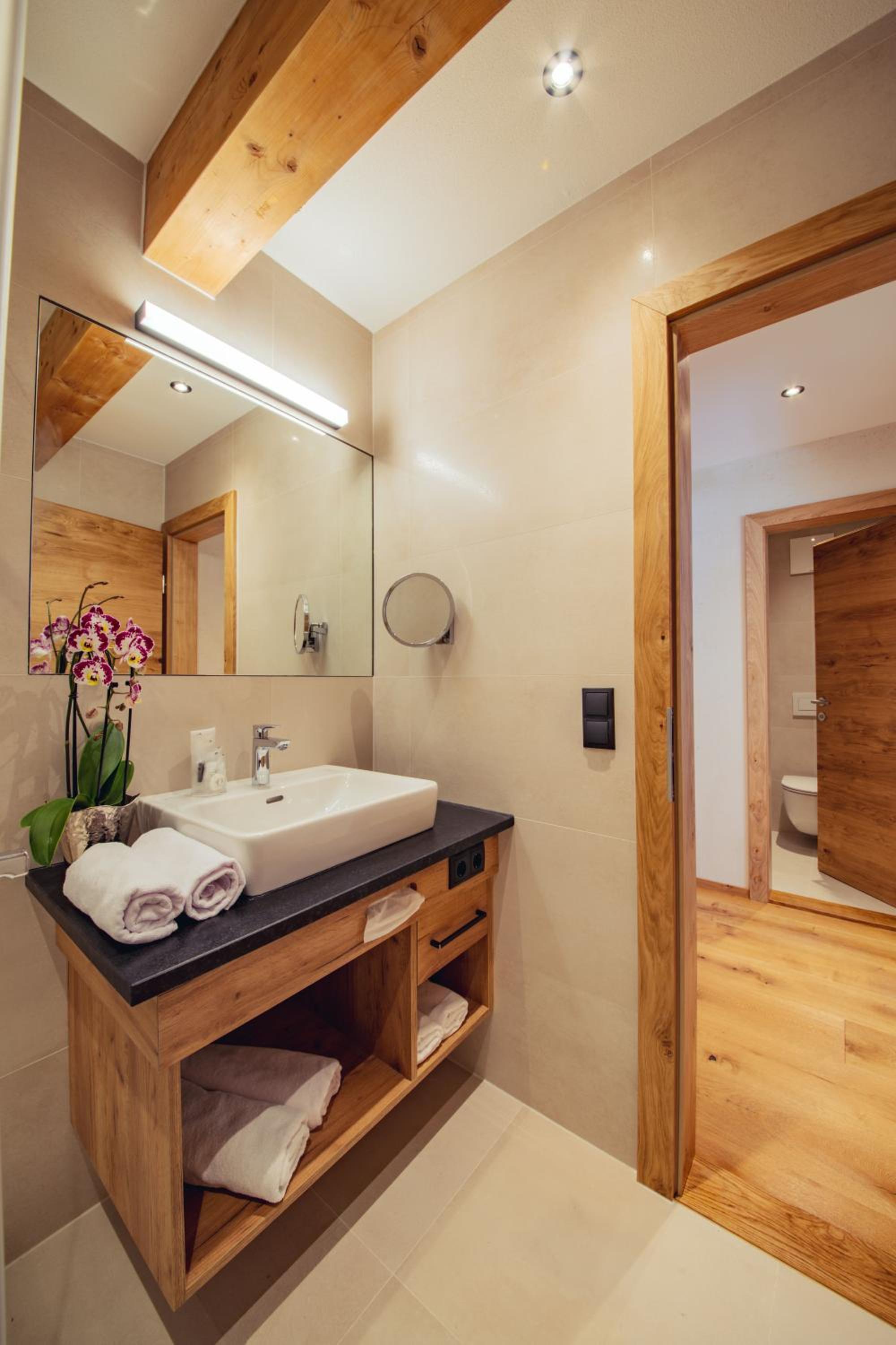 Deluxe Double Room with Balcony photo 2