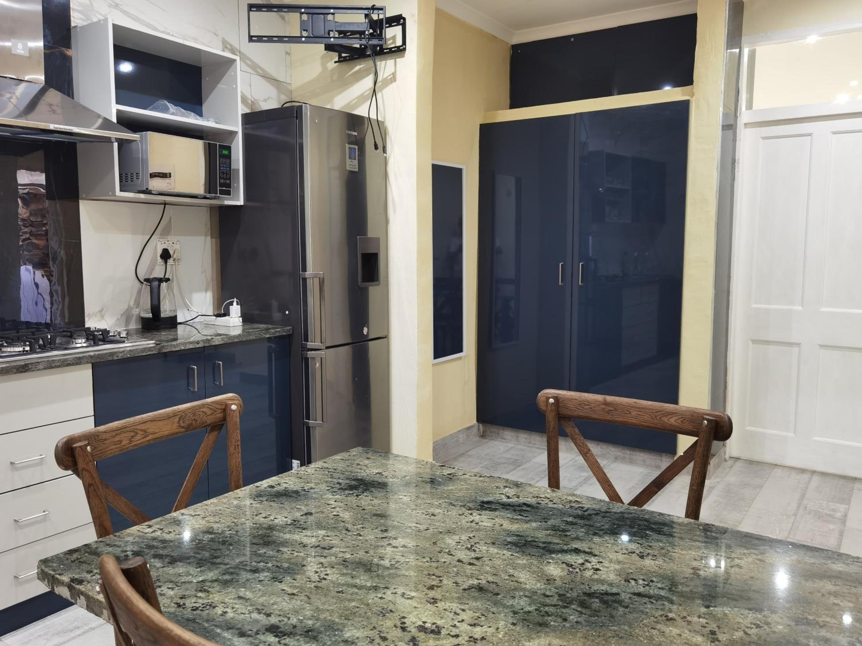 Two-Bedroom Apartment - Photo 18