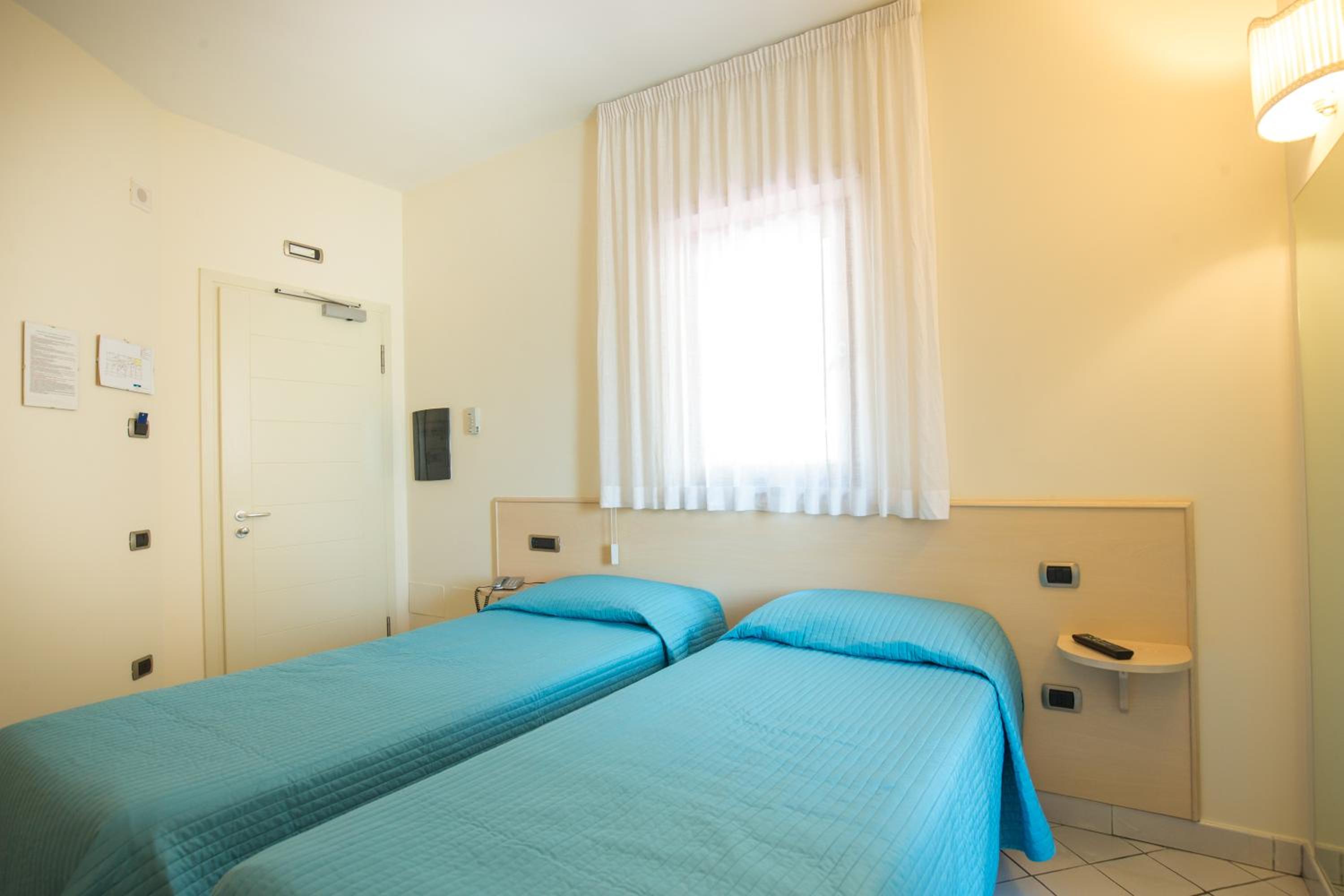 Economy Double Room - Photo 2