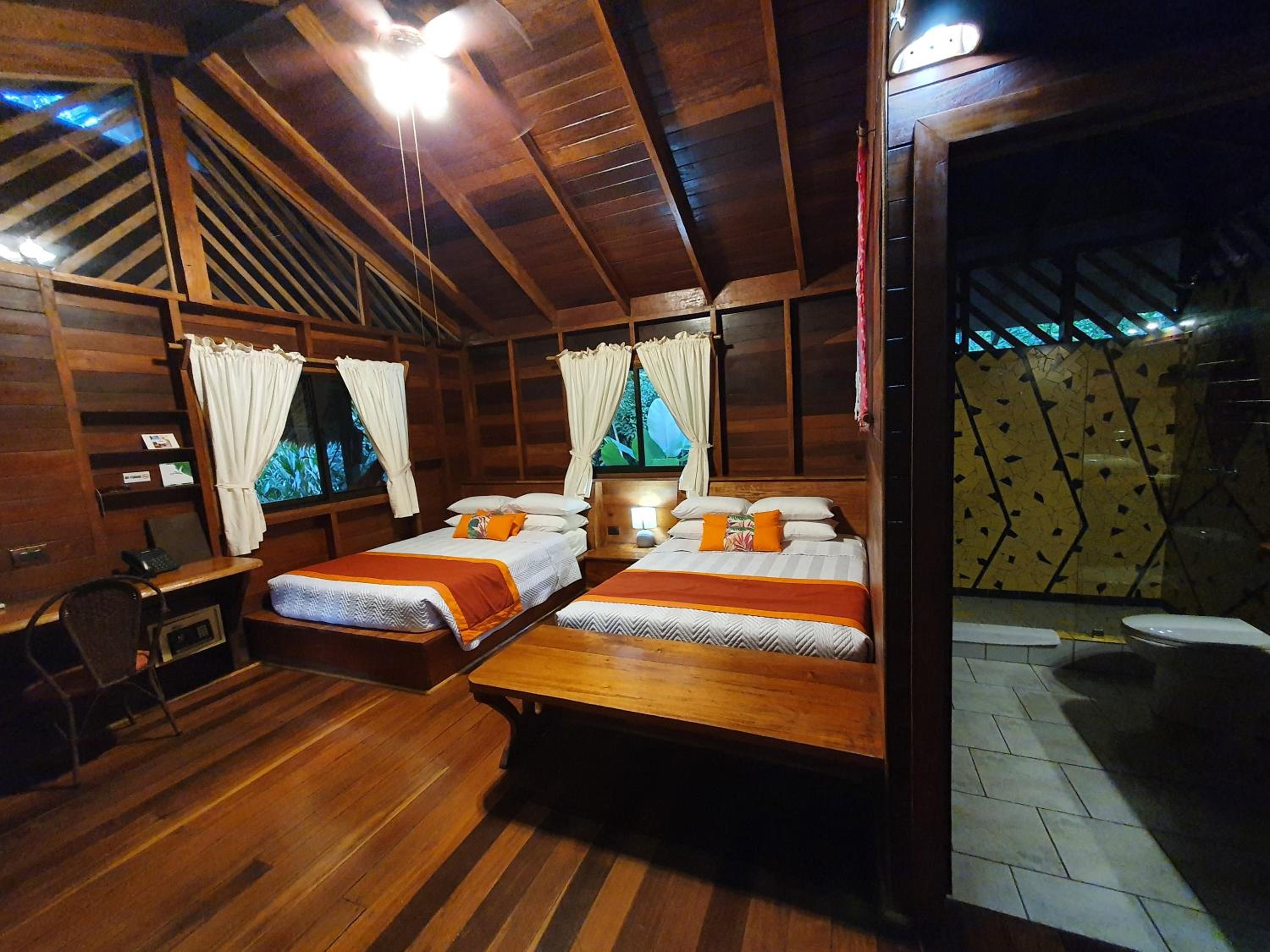 Queen Bungalow with Jungle View - Photo 10