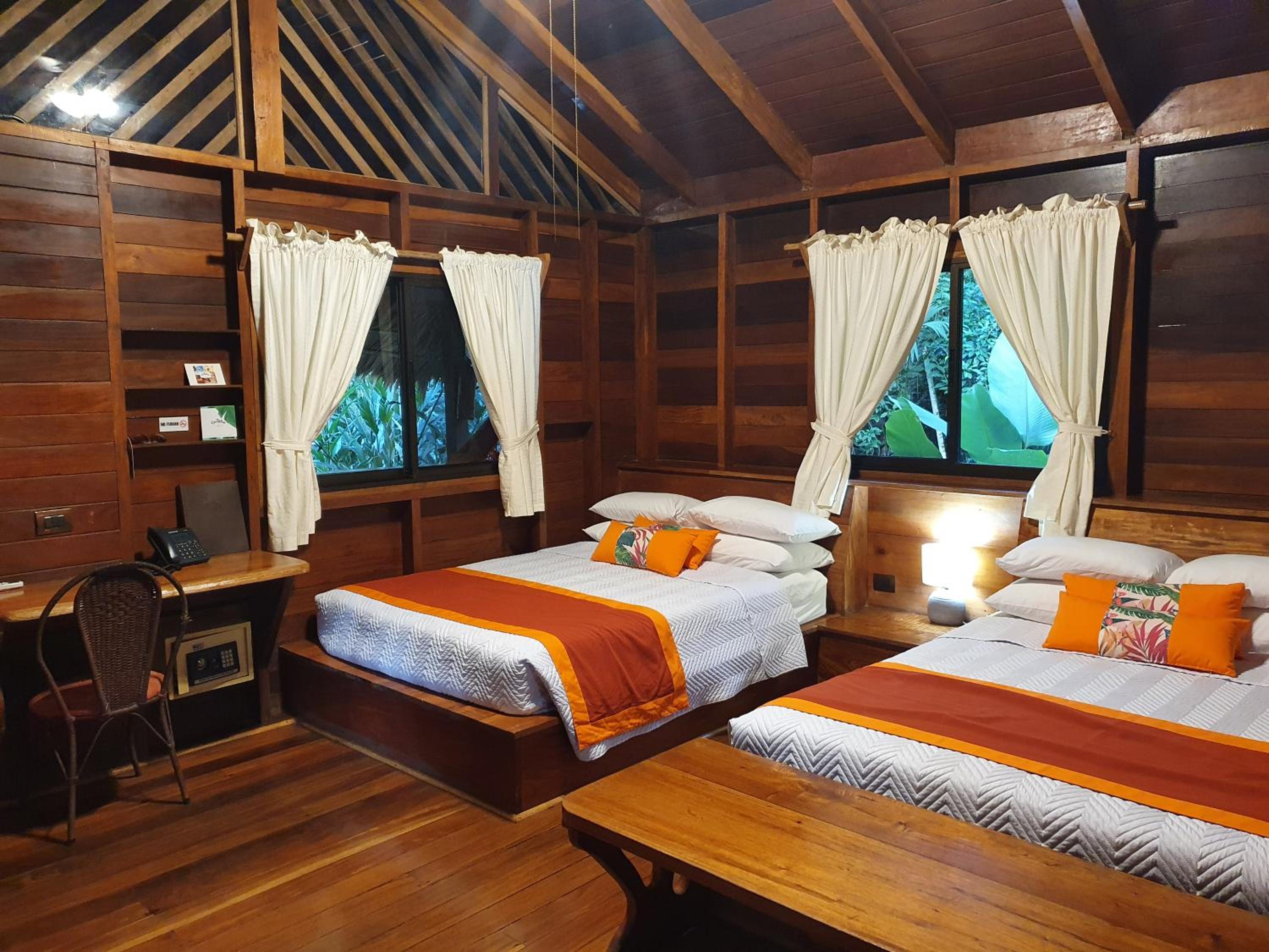 Queen Bungalow with Jungle View - Photo 15