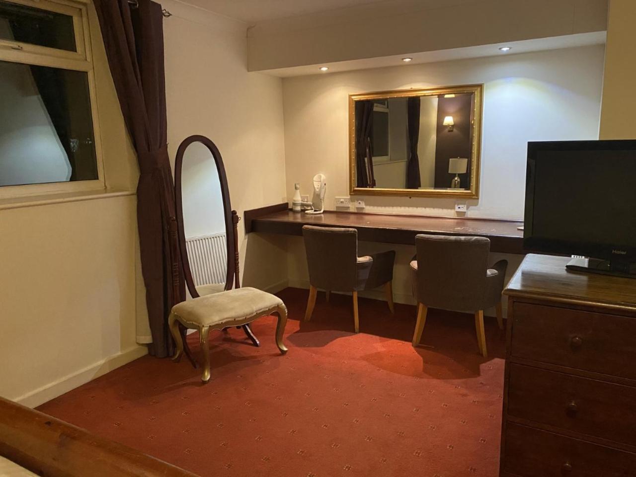Business Suite photo 3