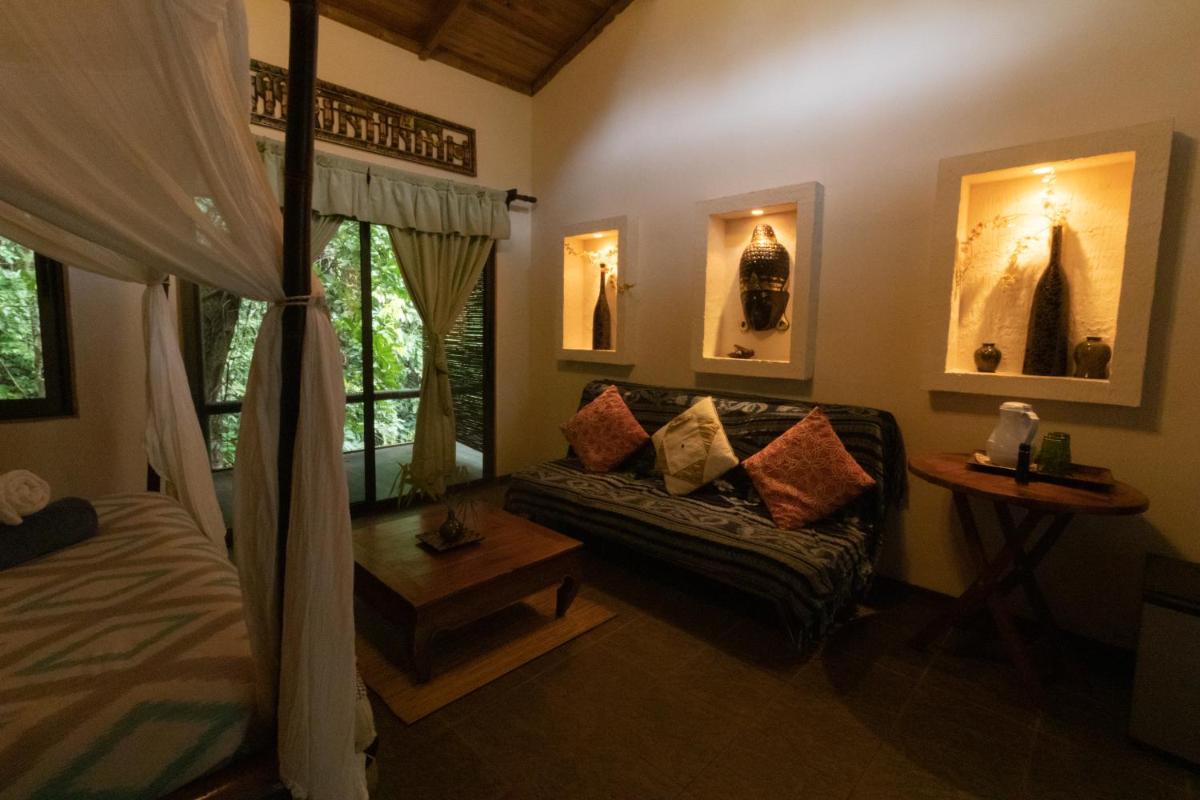 Deluxe Double Room with Balcony photo 3
