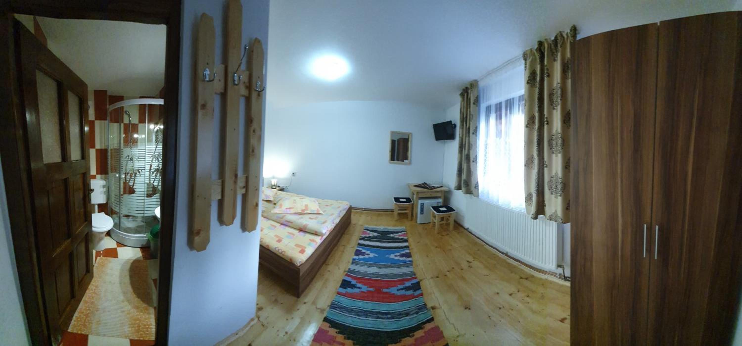 Double Room with Private Bathroom photo 2