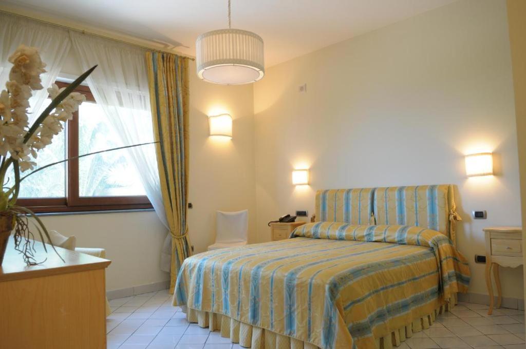 Triple Room with Garden View - Photo 1