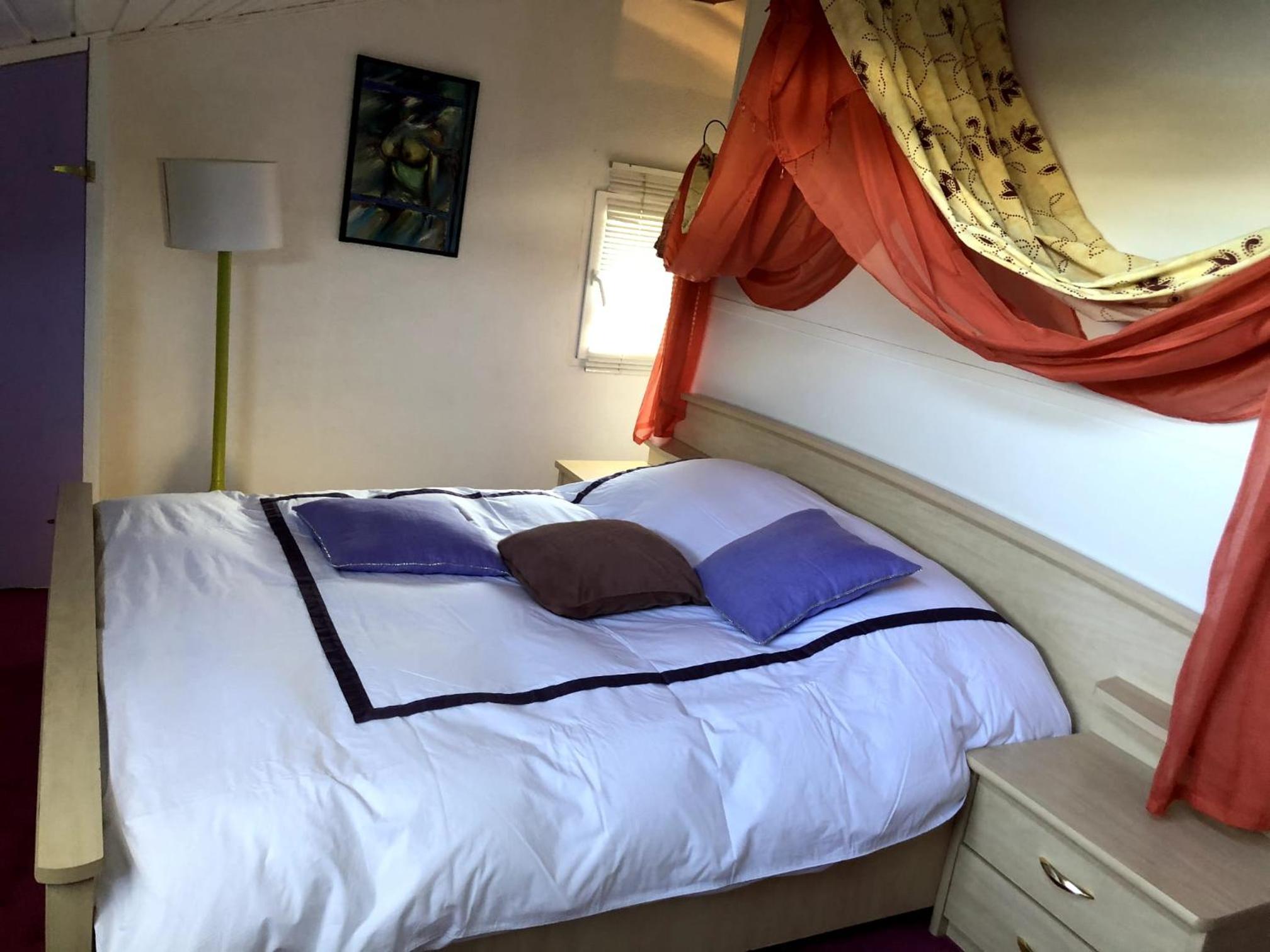 Double Room with Private Bathroom photo 1