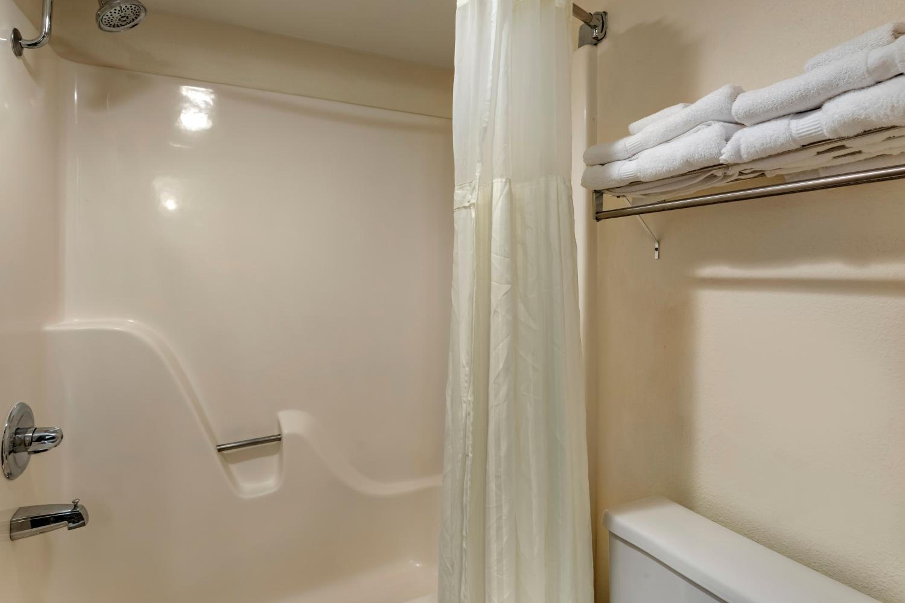 King Room with Whirlpool - Non-Smoking - Photo 2