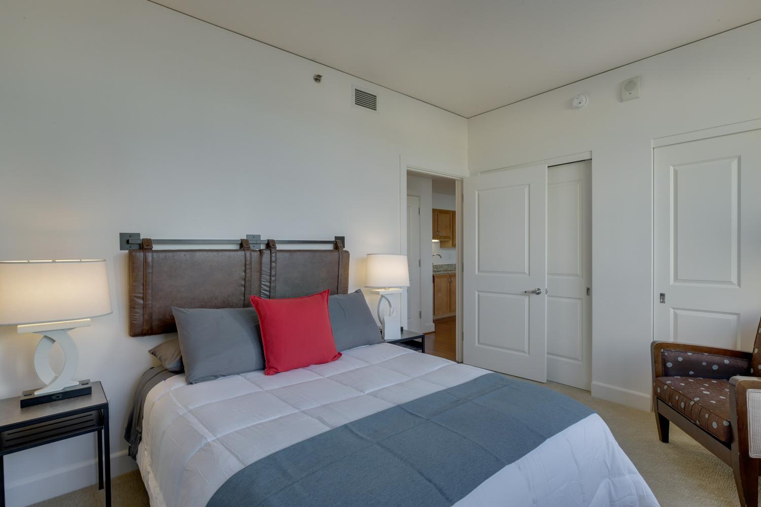 One-Bedroom Apartment - Photo 1