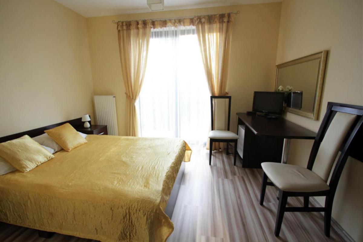 Double Room with Balcony photo 2