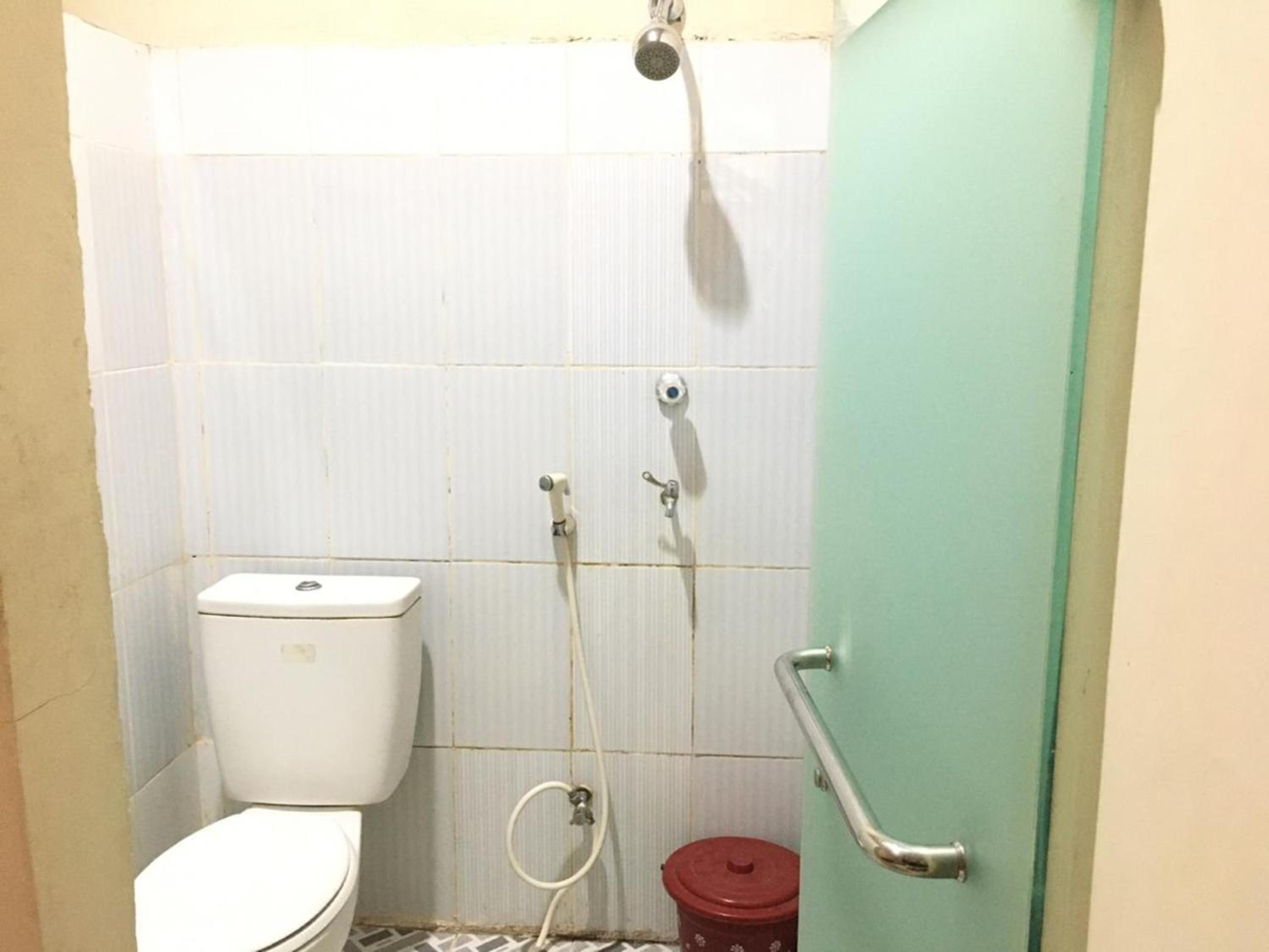 Standard Double Room with Fan - Photo 2