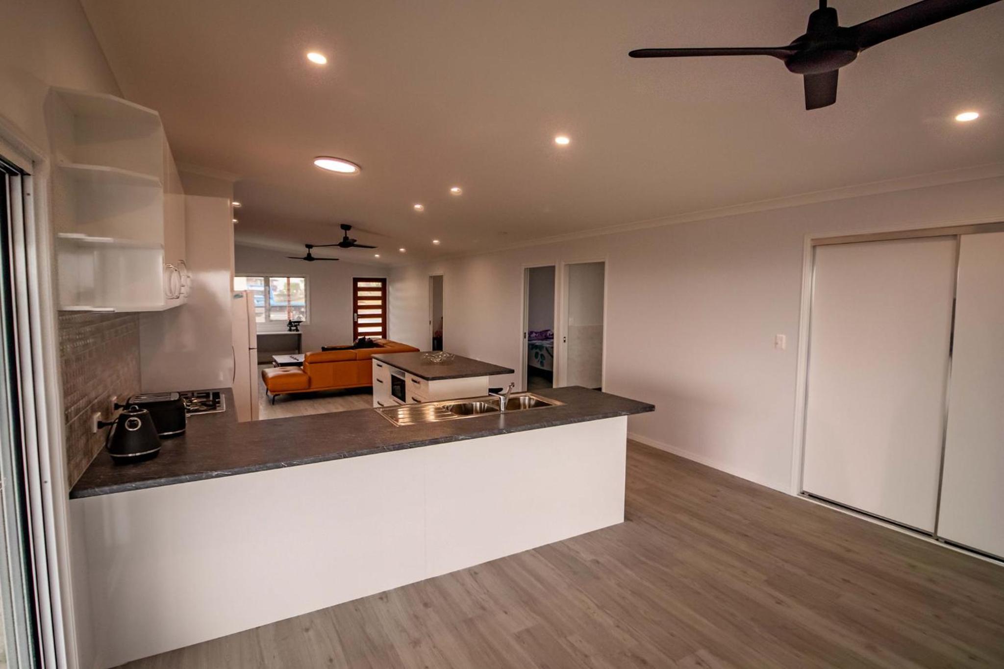 Three-Bedroom House photo 3