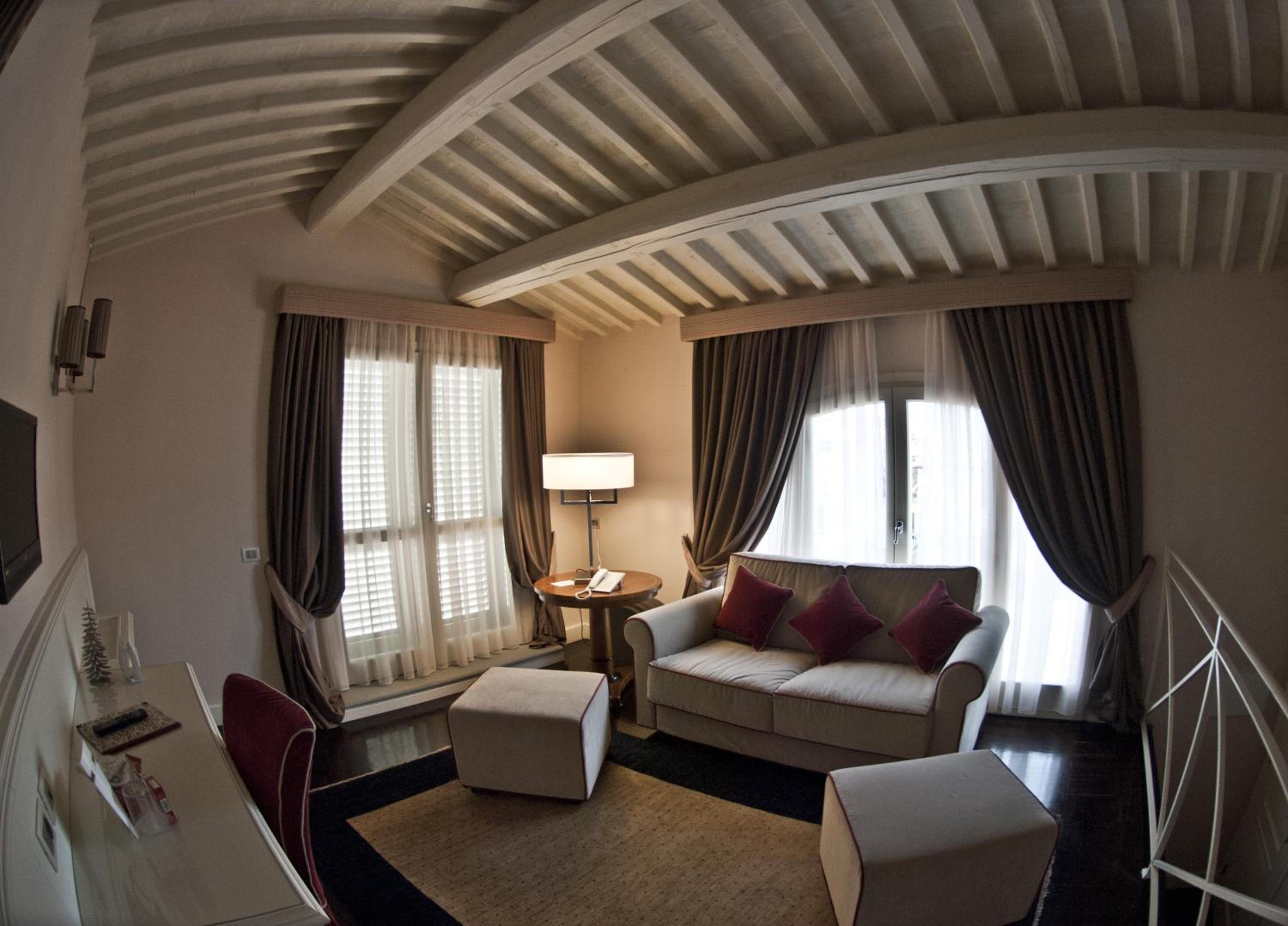 Suite with Terrace - Photo 8