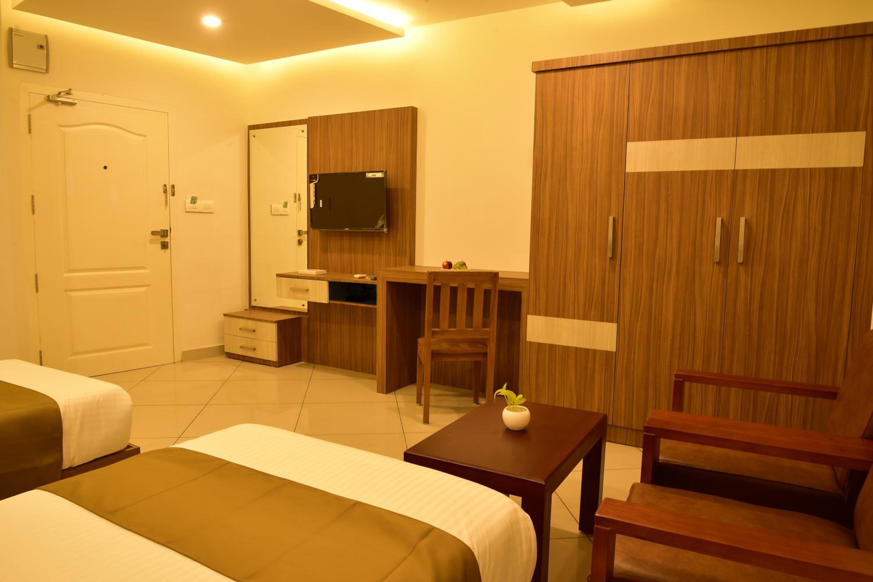 Standard Double or Twin Room - Photo 5