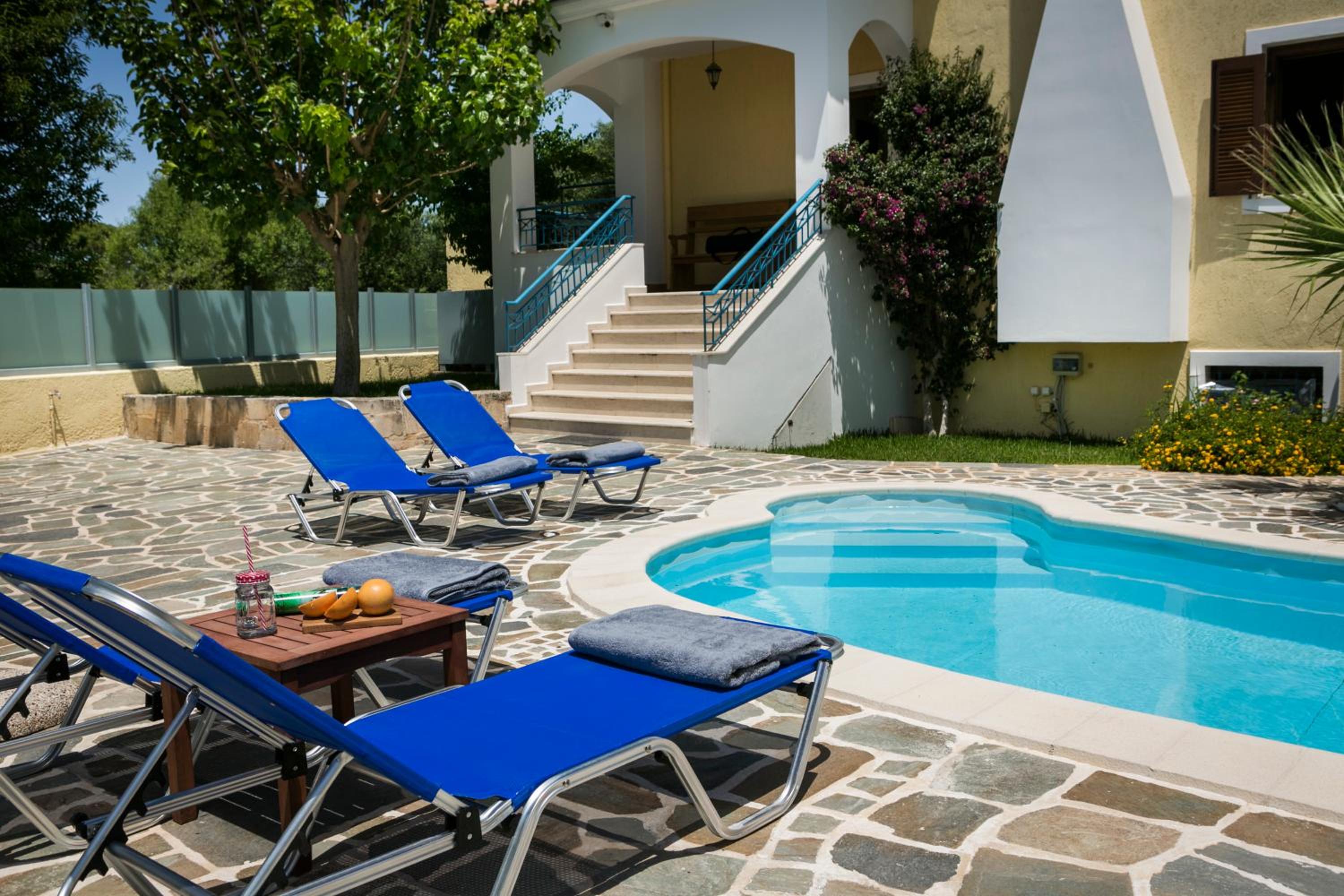 Three-Bedroom Villa photo 2