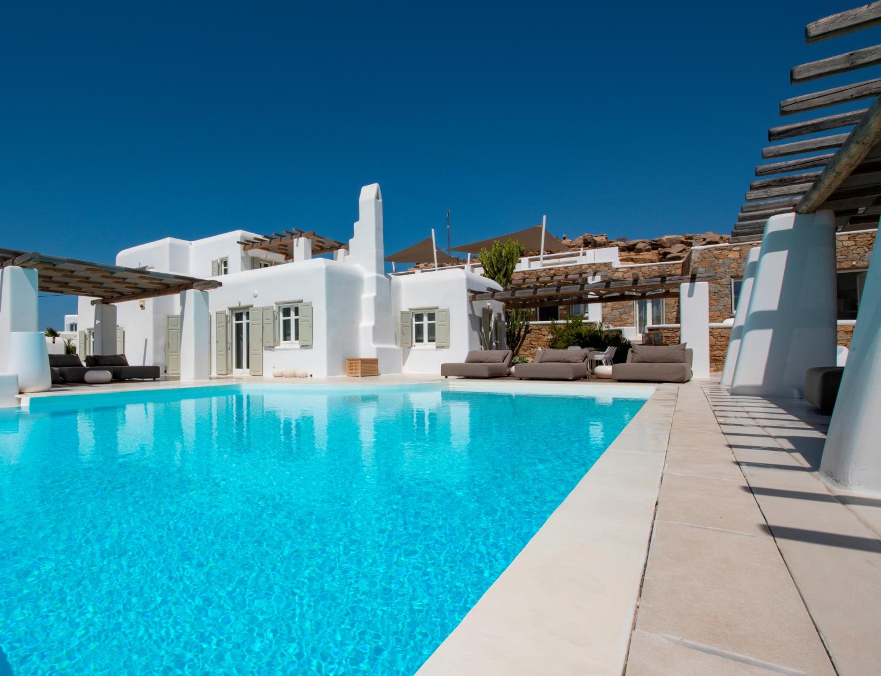 Villa with Private Pool - Photo 13