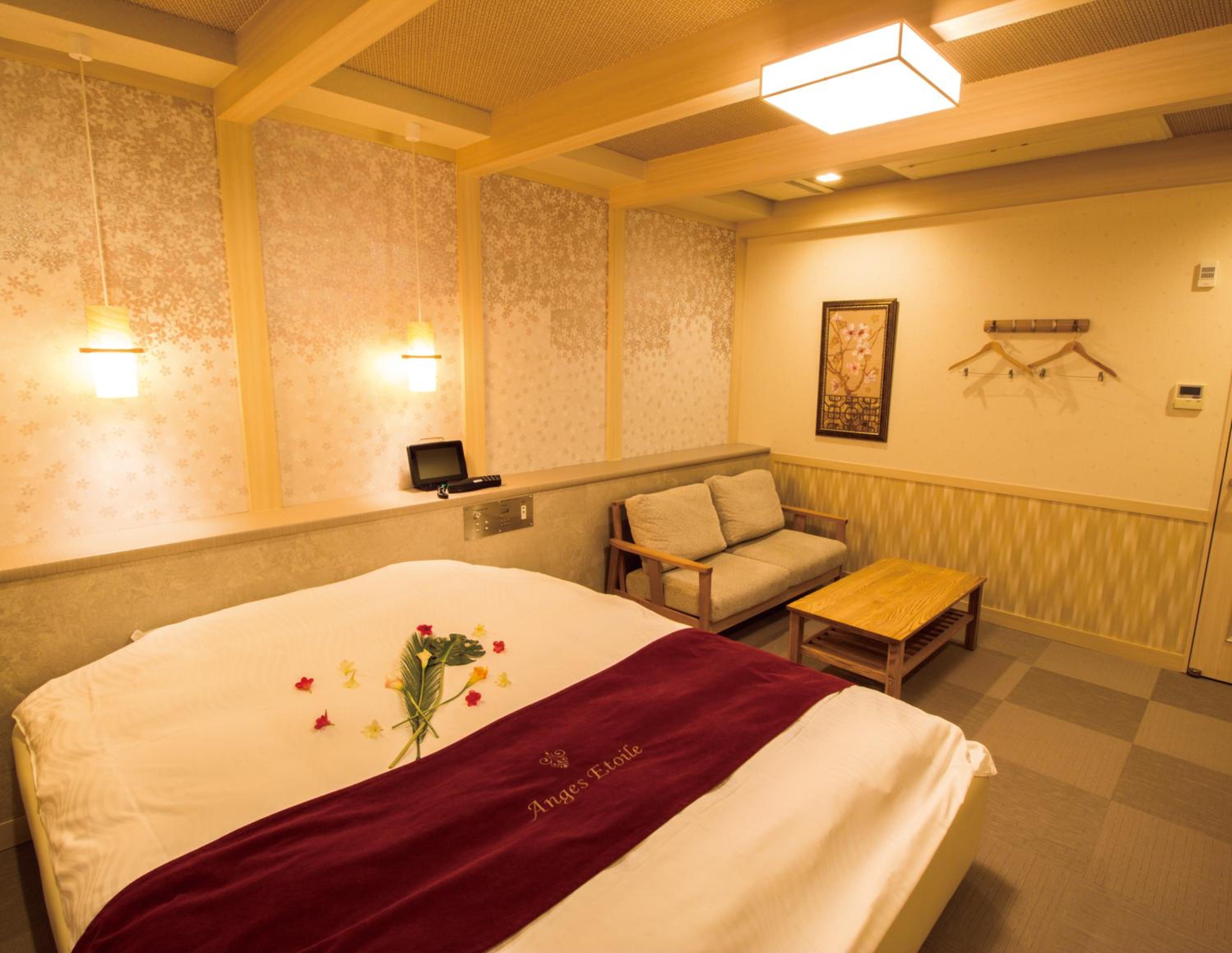 Deluxe King Room - Photo 4