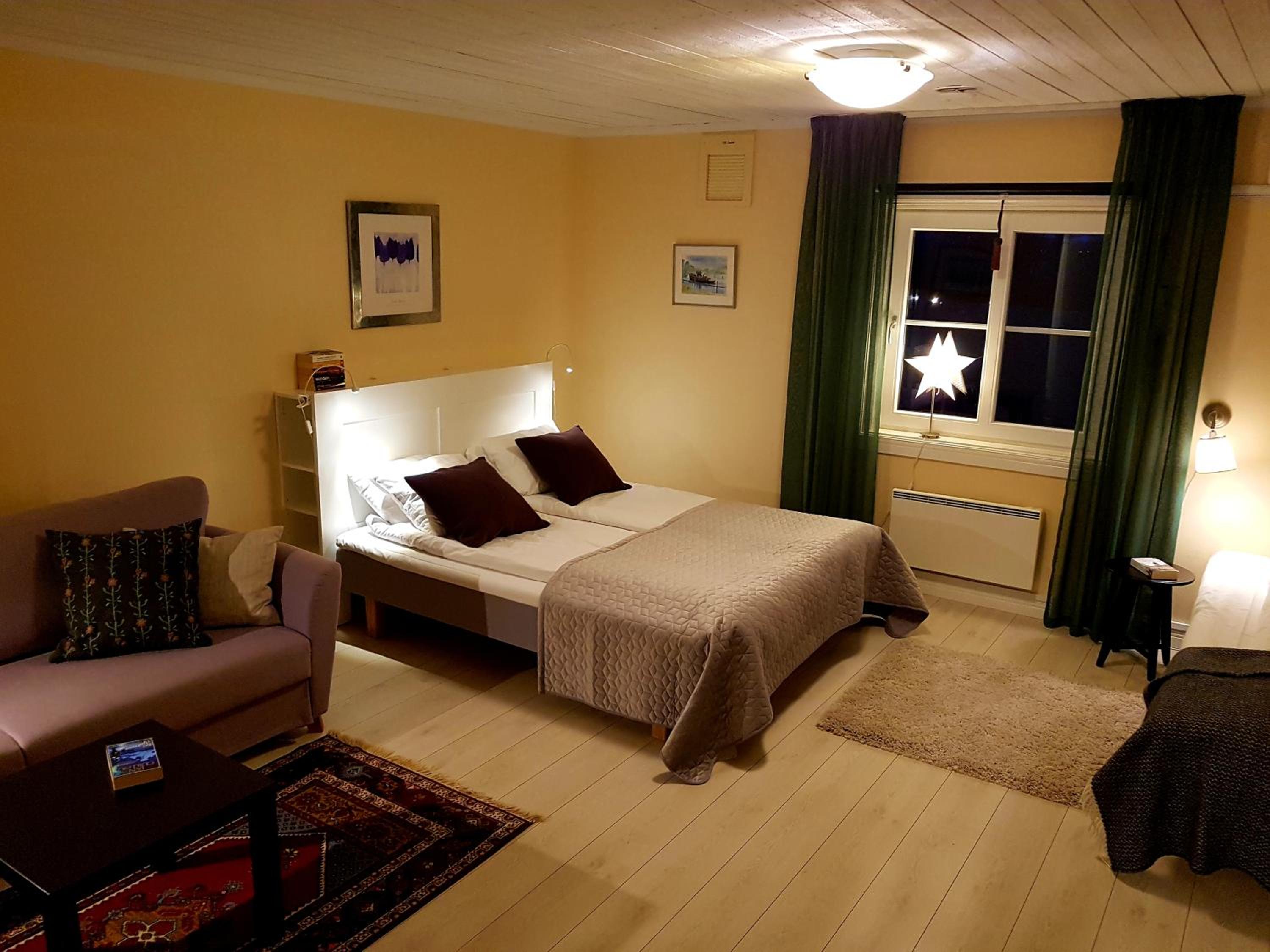 Standard Family Room photo 1