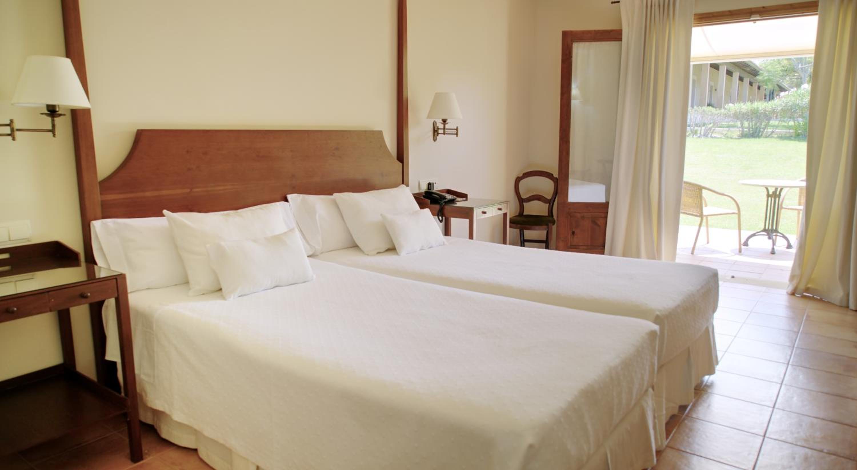 Superior Double Room (2 Adults + 1 Child) photo 2
