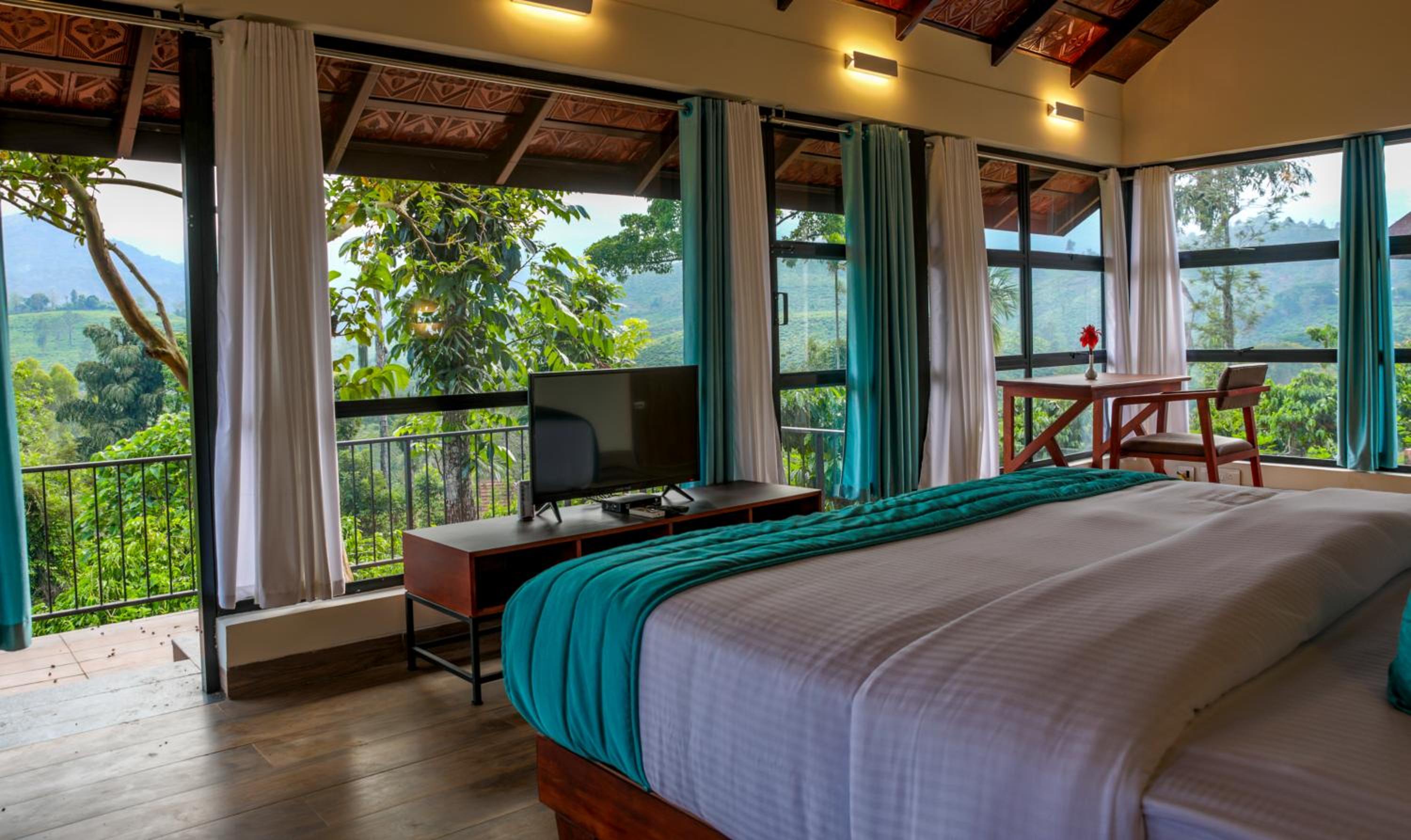 Superior Double or Twin Room with Mountain View