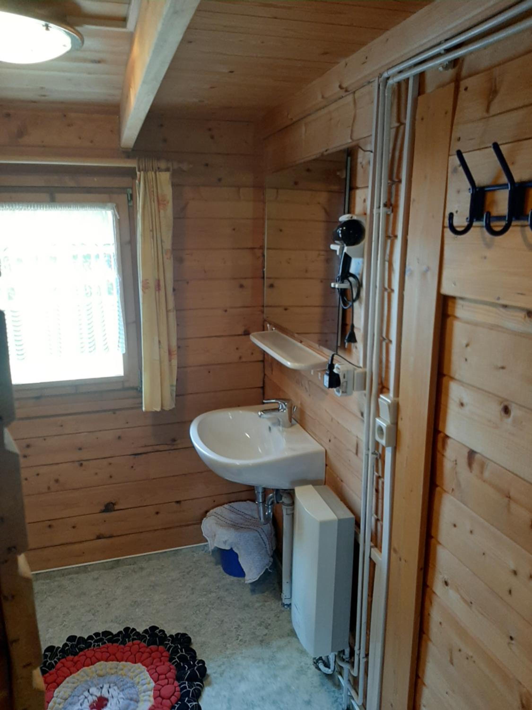 Holiday Home - 2 photo 3