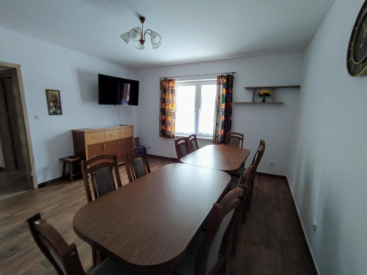 Family Room with Shared Bathroom - Photo 8