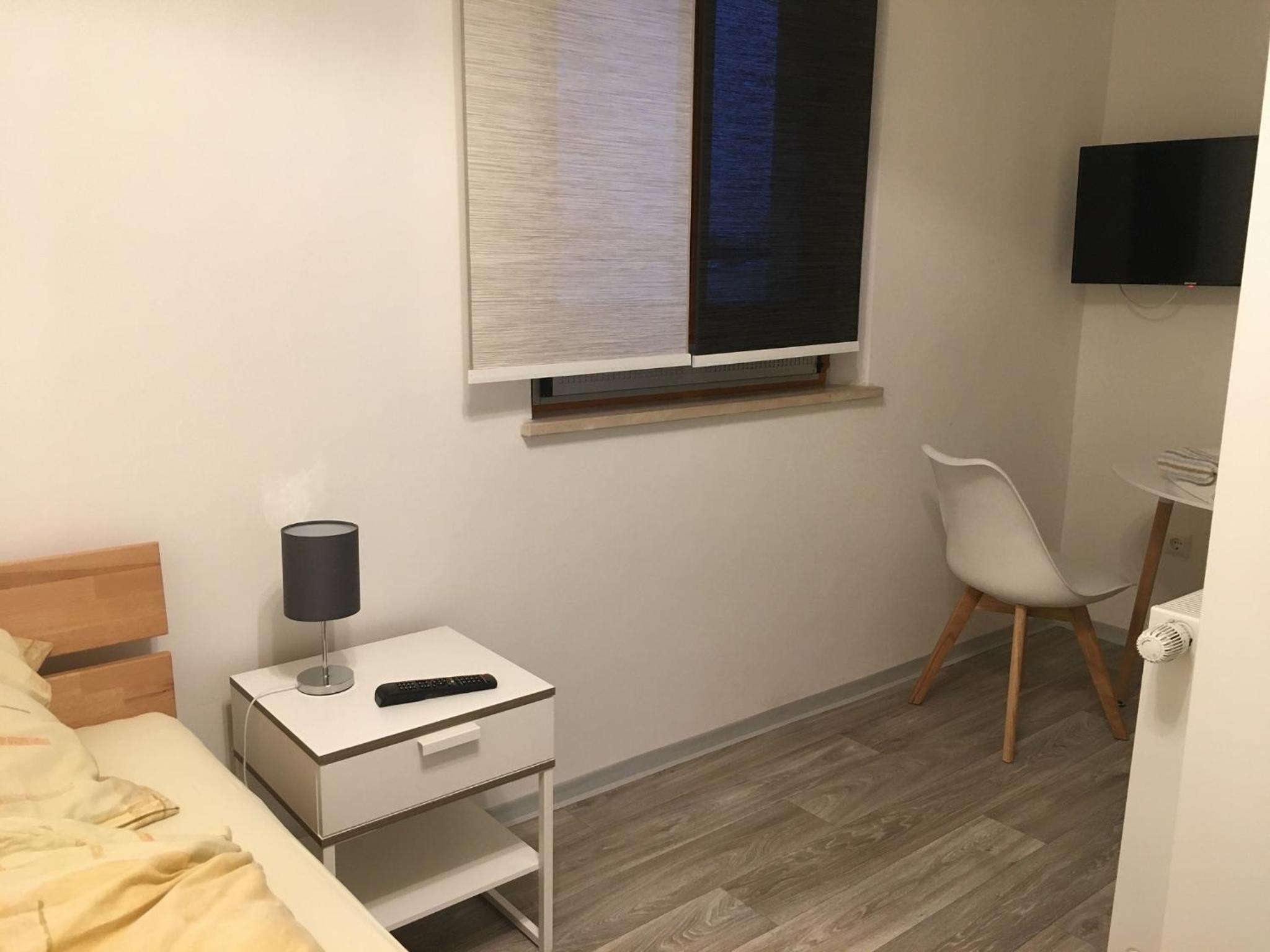 Single Room with Bathroom photo 2