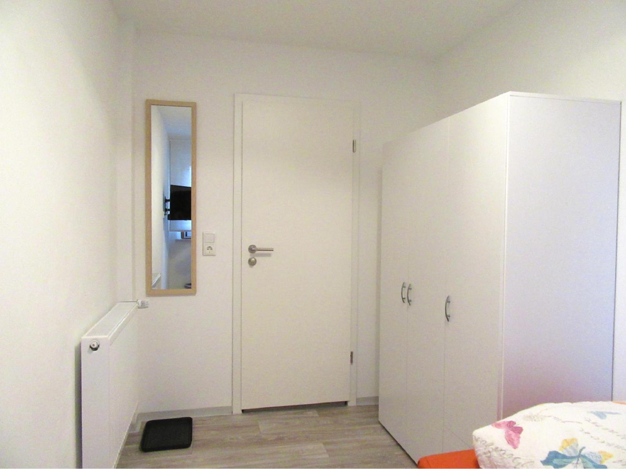 Single Room with Shared Bathroom photo 3