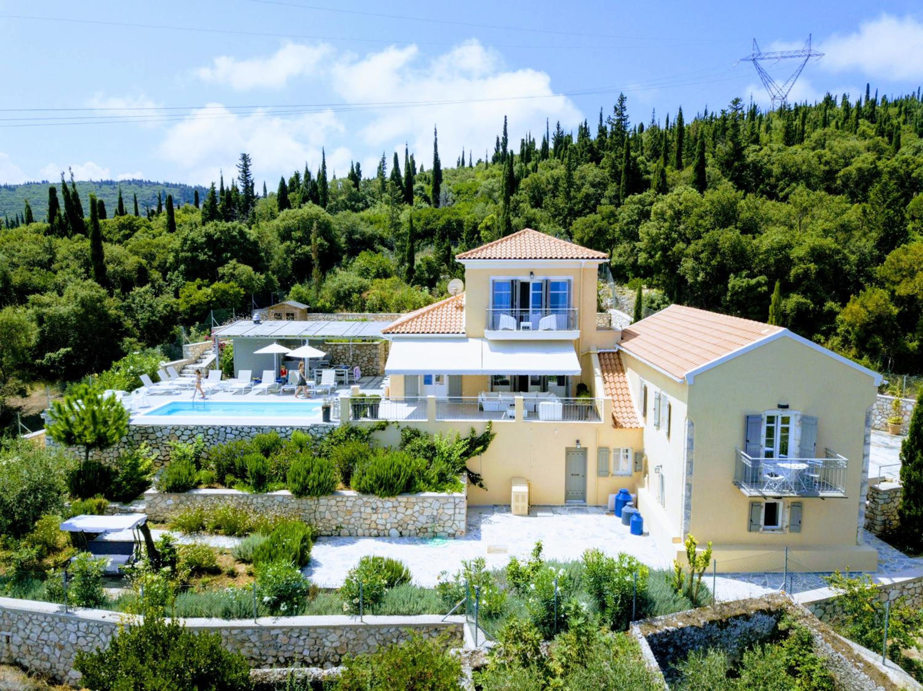 Villa photo 2