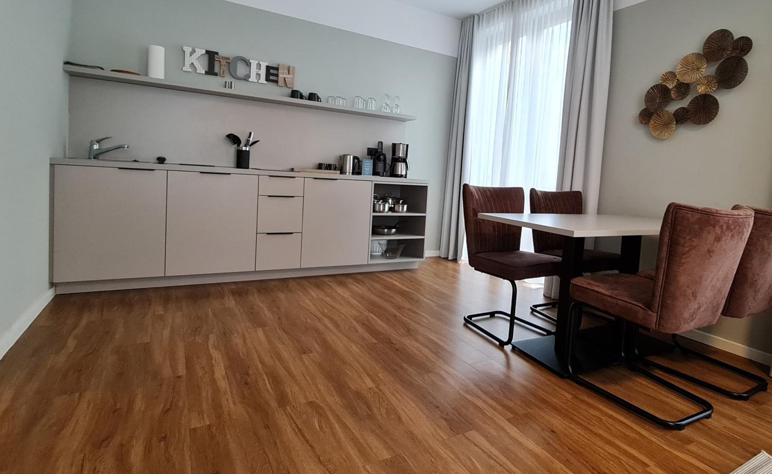 Suite - Photo 4