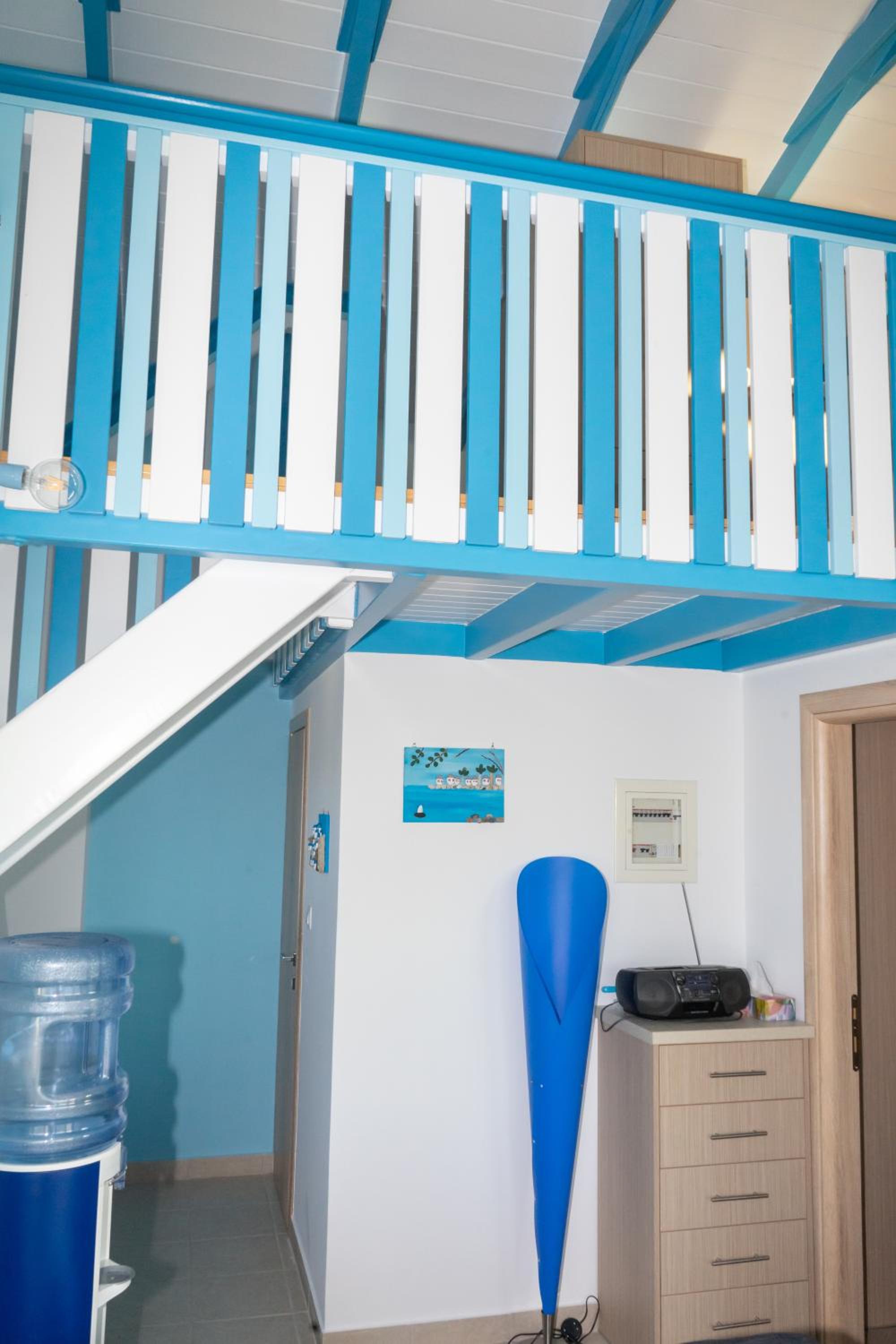 Apartment with Balcony and Seaview photo 1