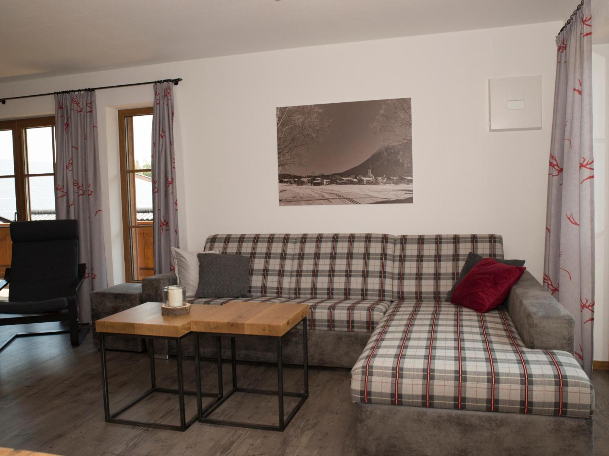 Apartment with Balcony photo 3