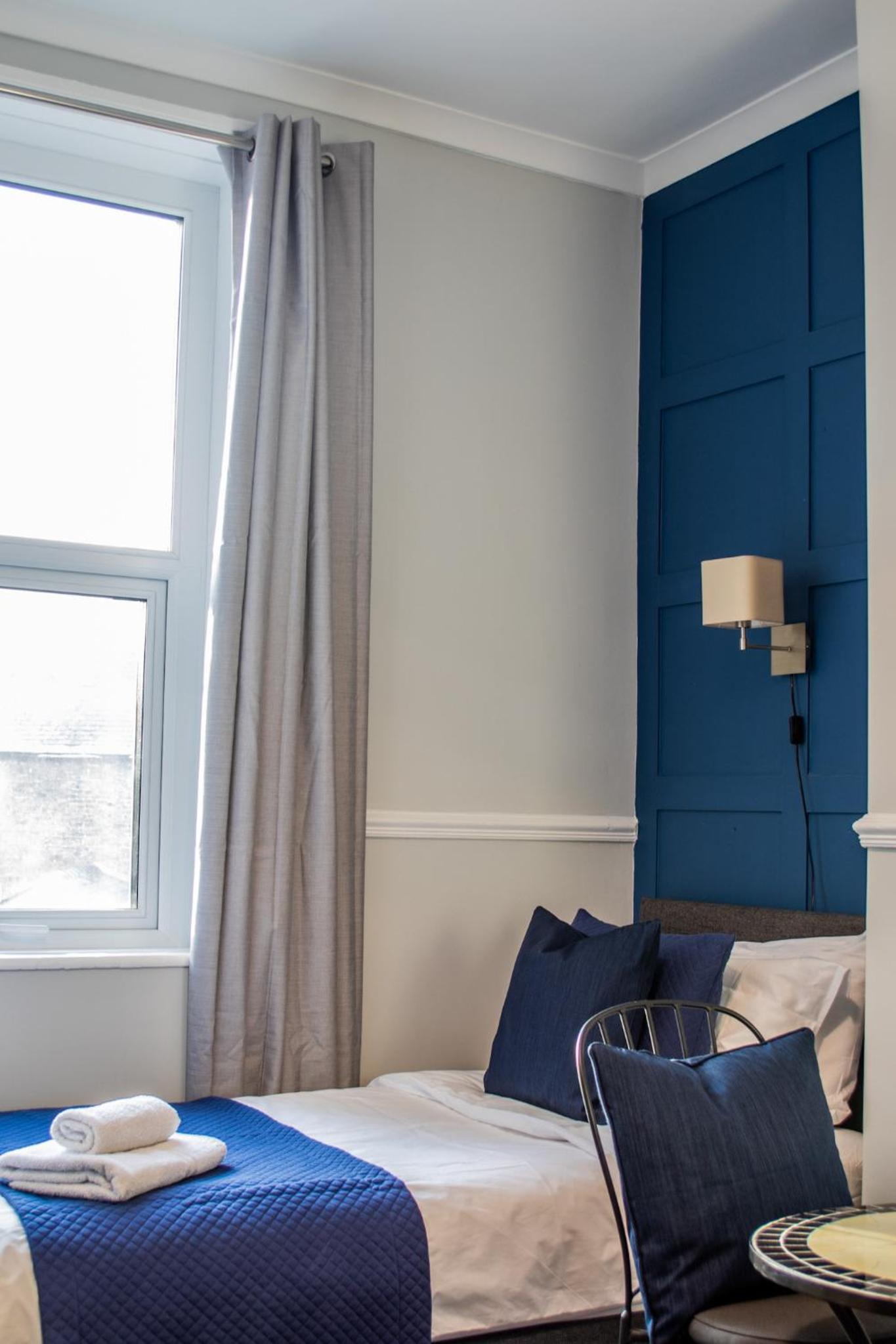 Deluxe Twin Room - Photo 7