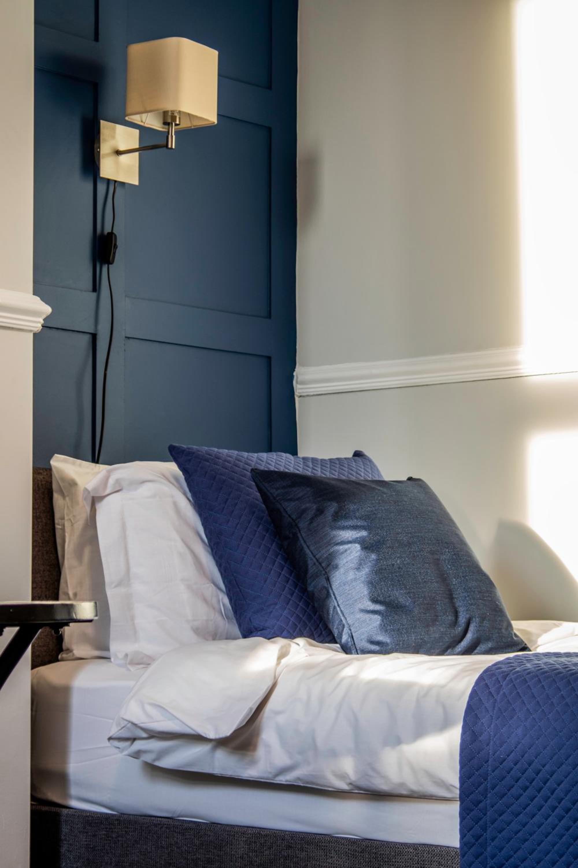 Deluxe Twin Room - Photo 2
