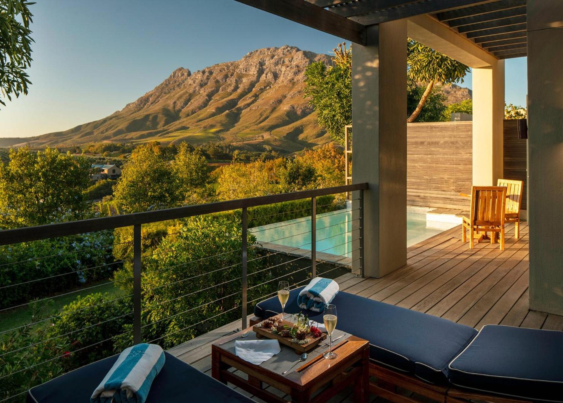 Luxury Villa with Private Pool - Photo 11