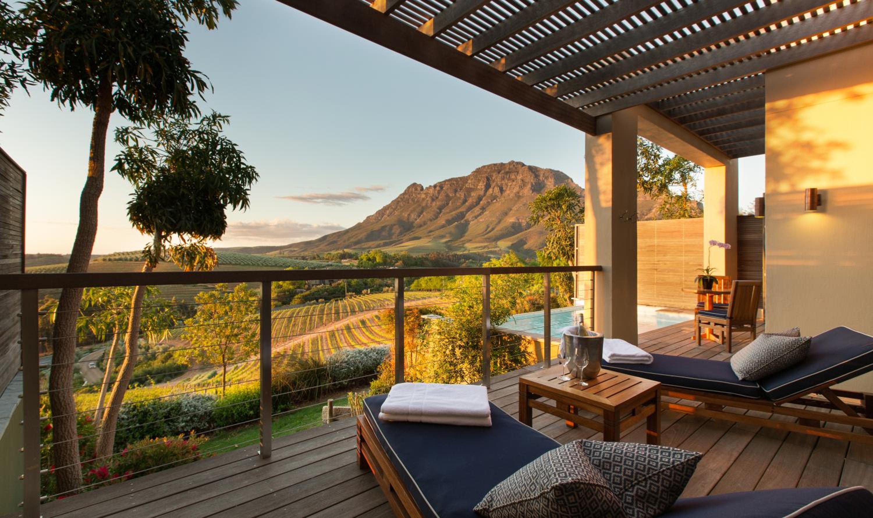 Luxury Villa with Private Pool - Photo 10