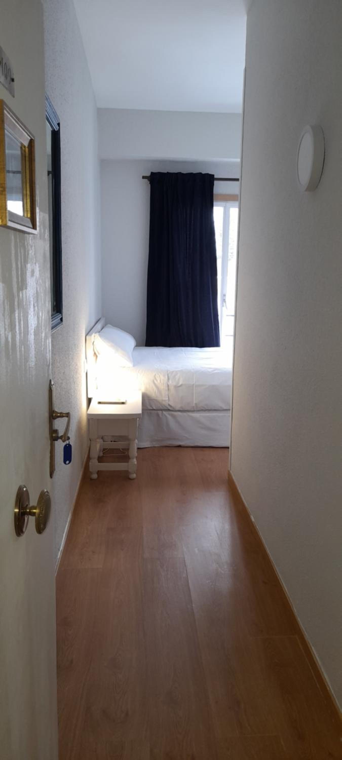 Single Room with Private Bathroom photo 3