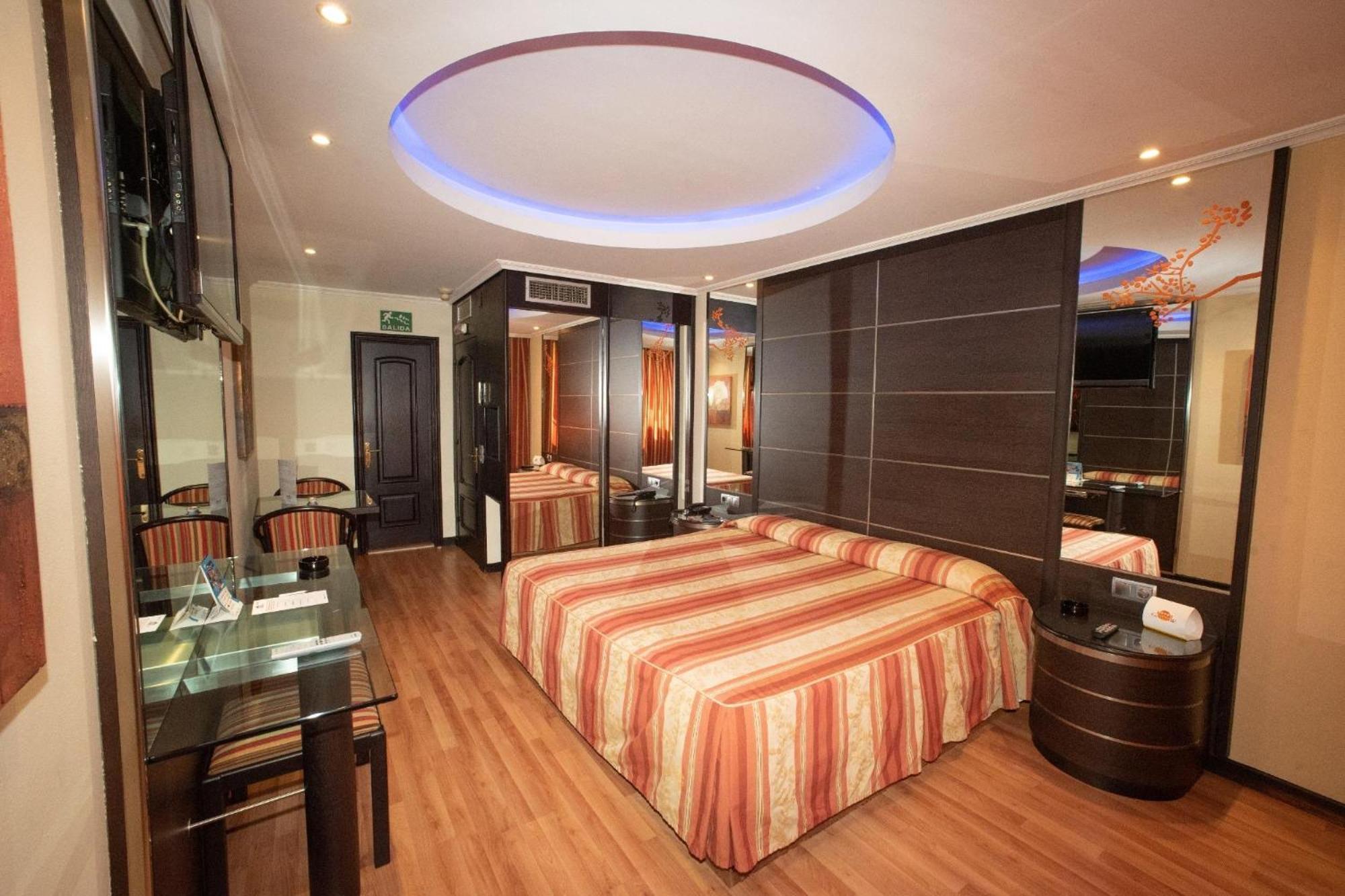 Standard Double Room - Photo 1