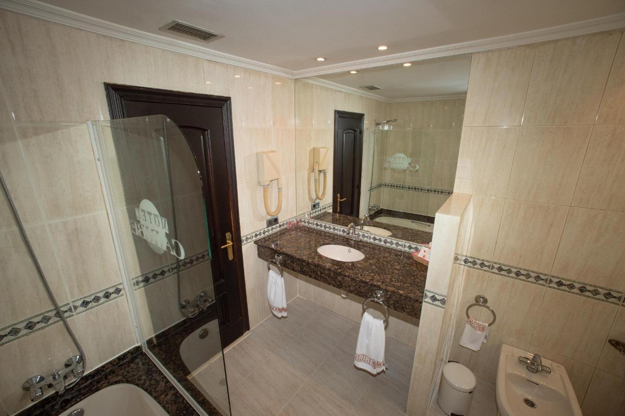Standard Double Room - Photo 3