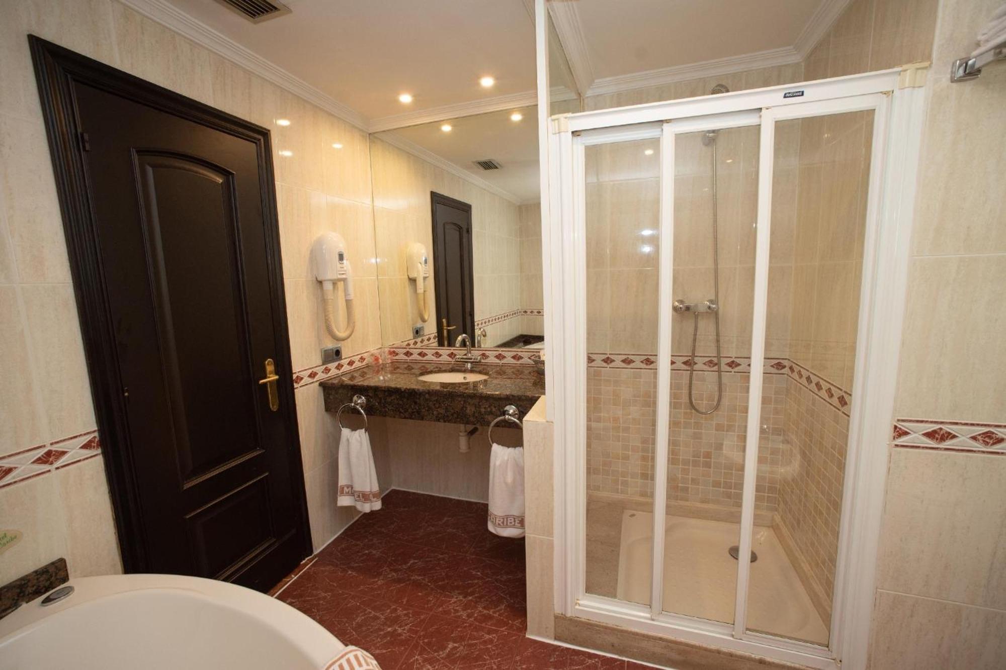 Deluxe Double Room - Photo 2
