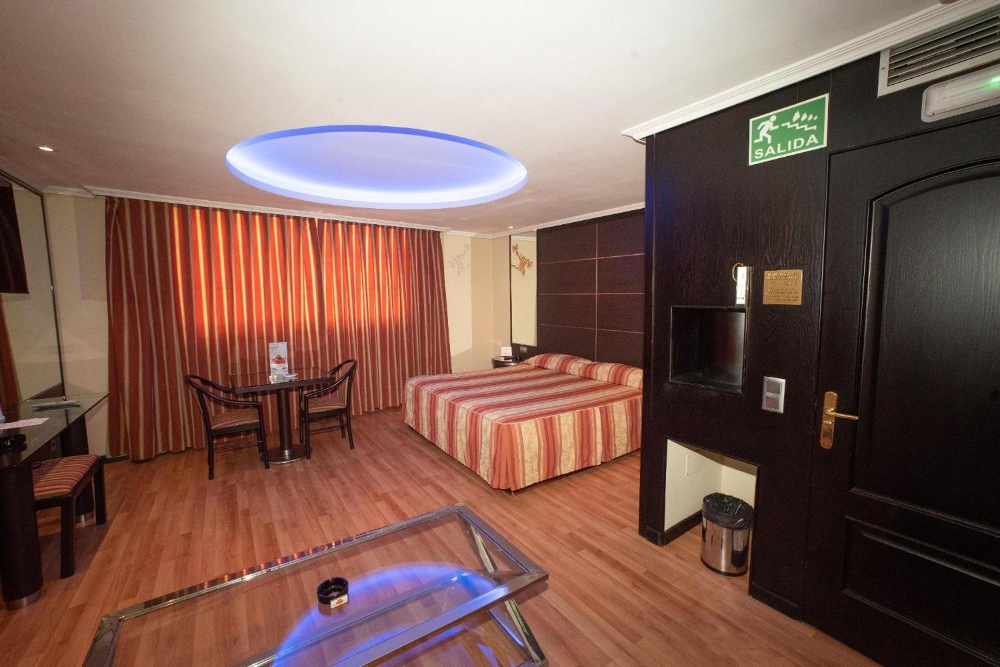 Deluxe Double Room - Photo 3