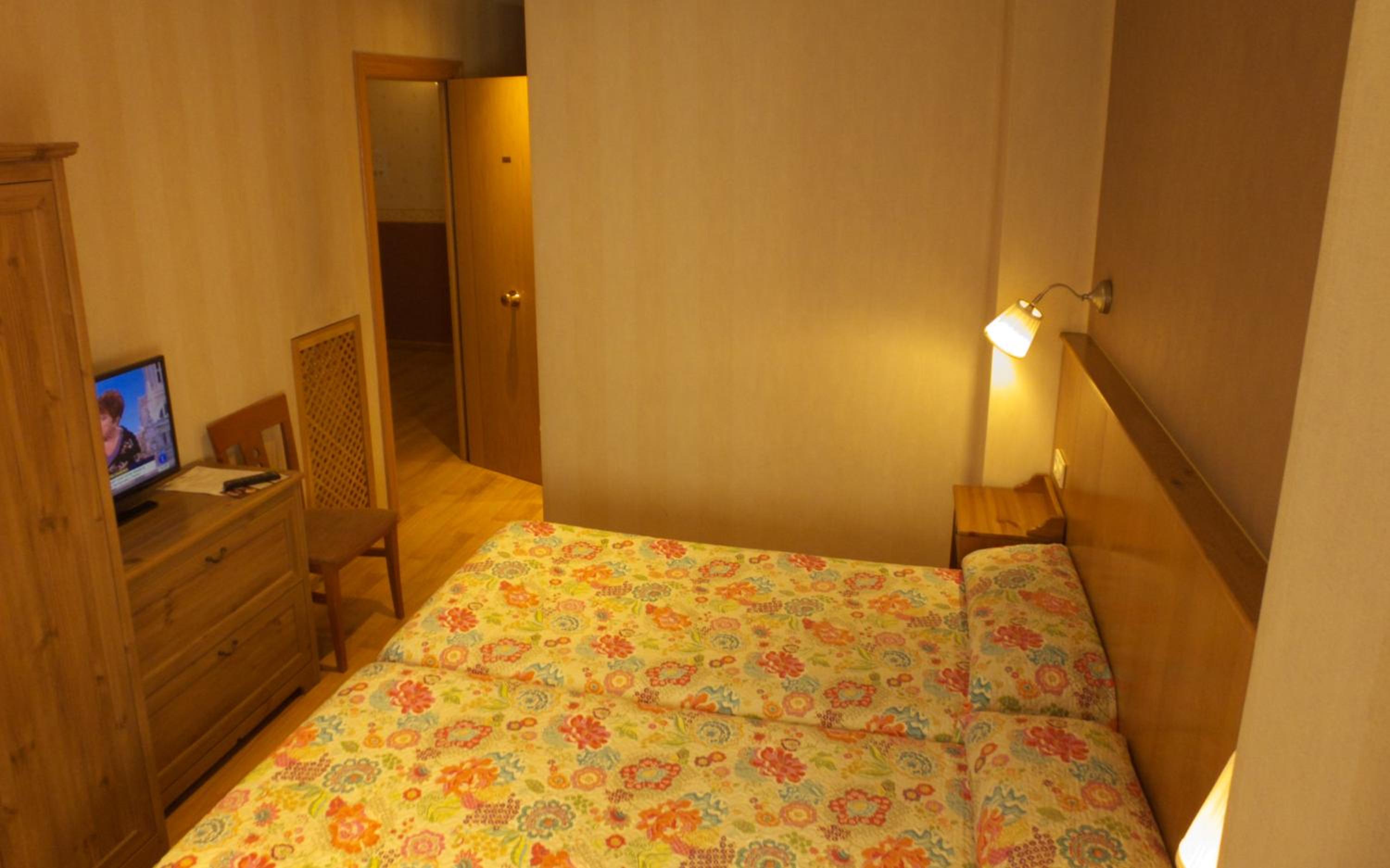 Habitación Doble o con Dos Camas con Baño Compartido