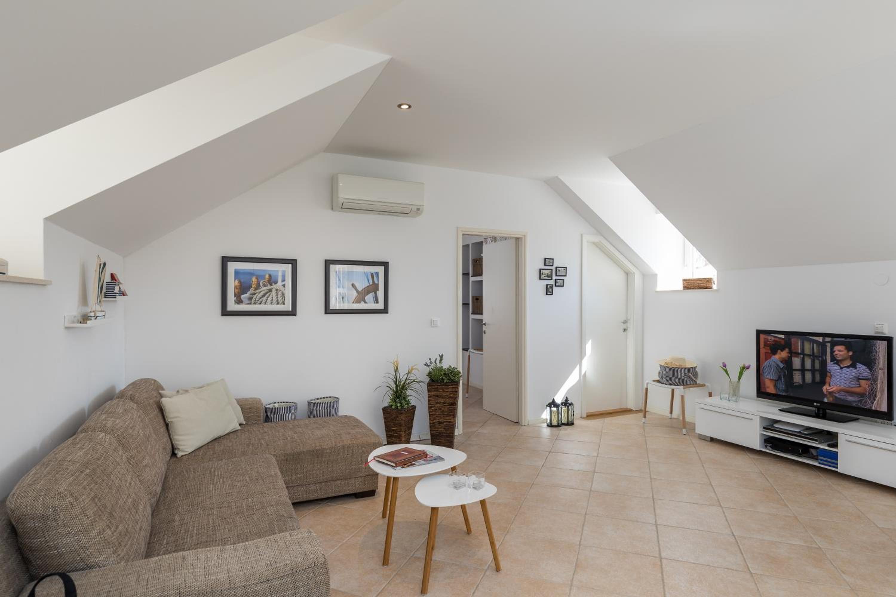 One-Bedroom Apartment with Terrace and Sea View