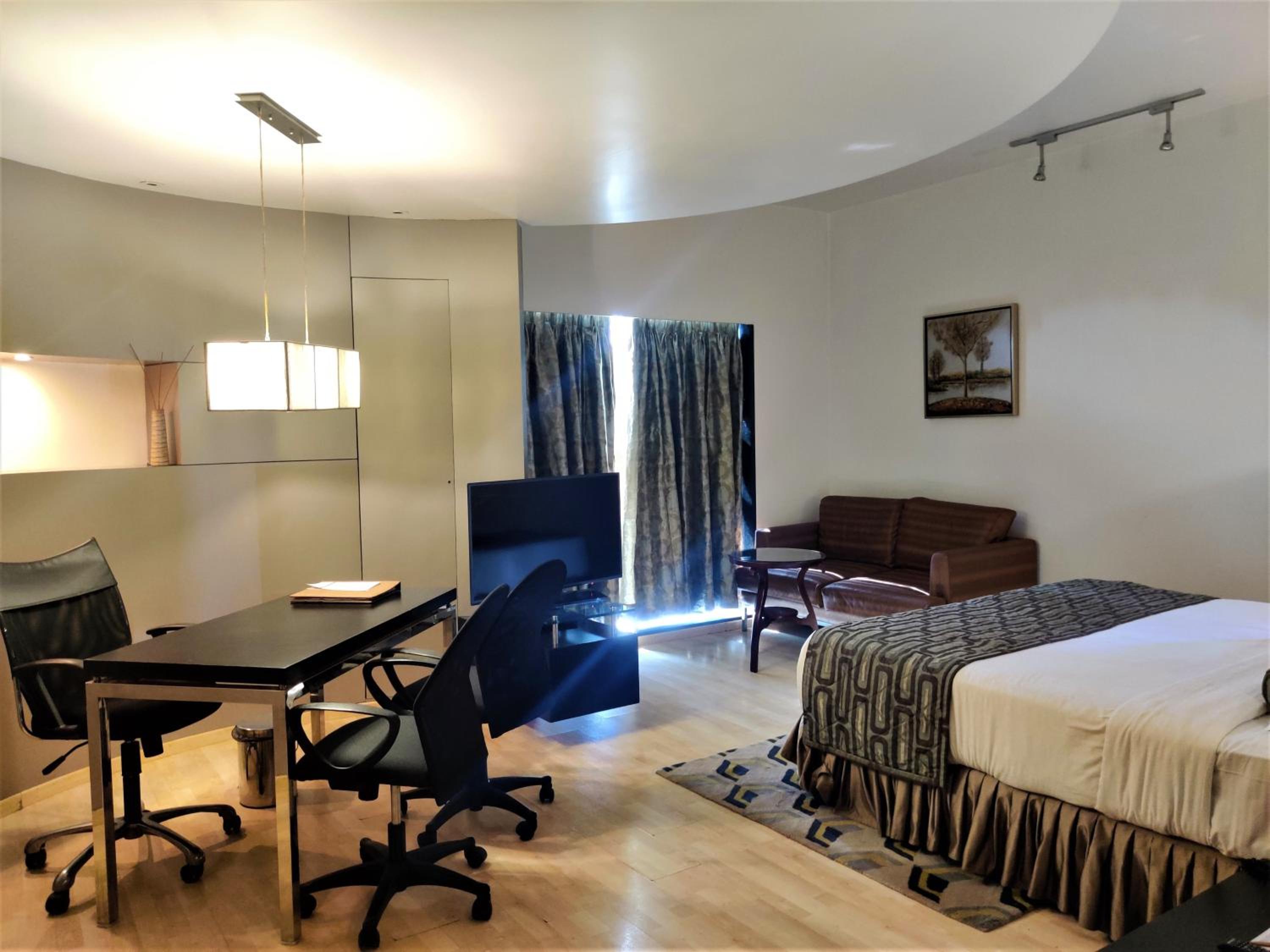 Deluxe Room - Photo 7