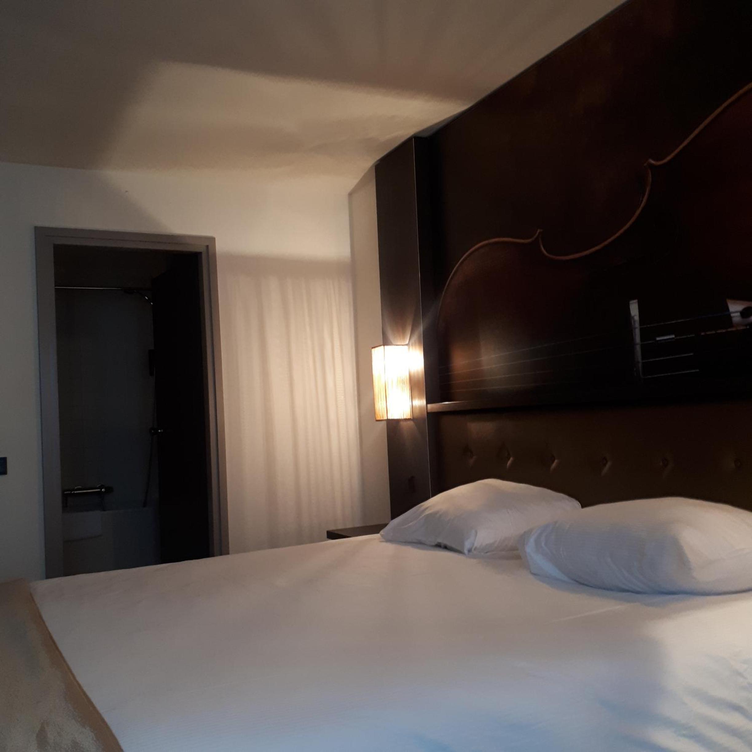 Deluxe Double Room - Photo 4