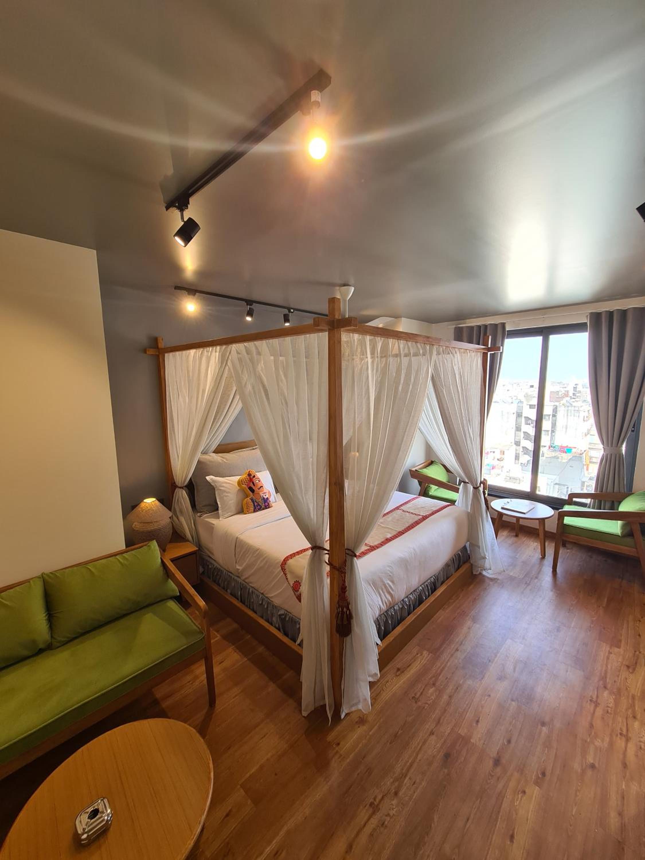 King Suite with Spa Bath photo 3