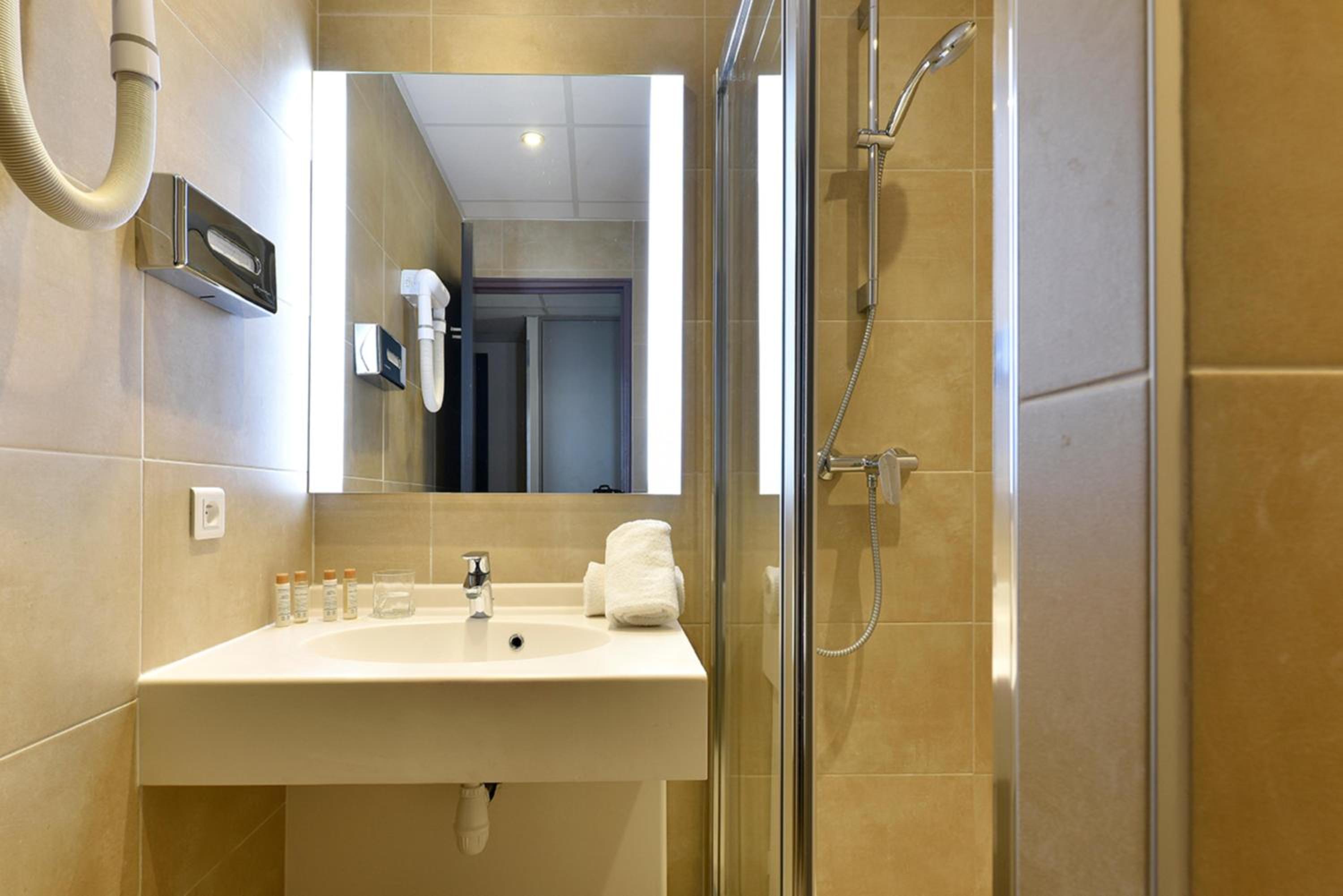 Double Room - Photo 3