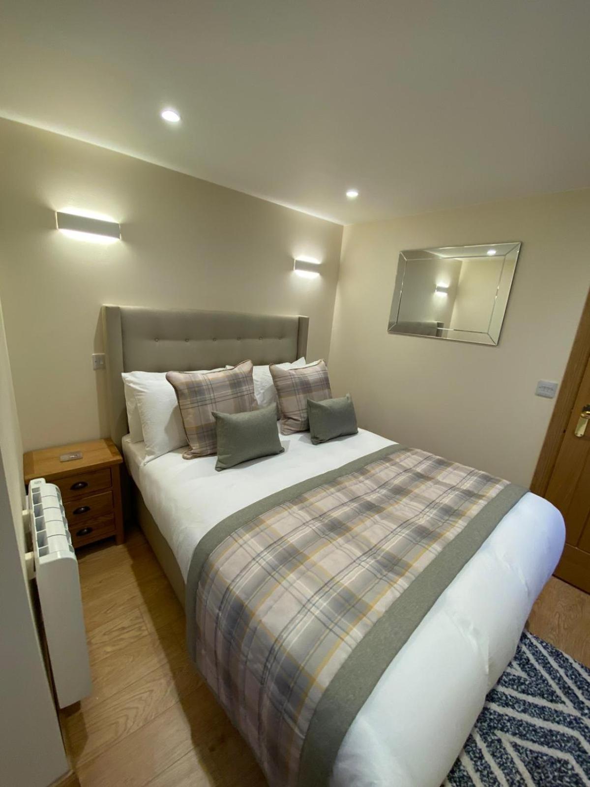 Two-Bedroom Apartment - Photo 15