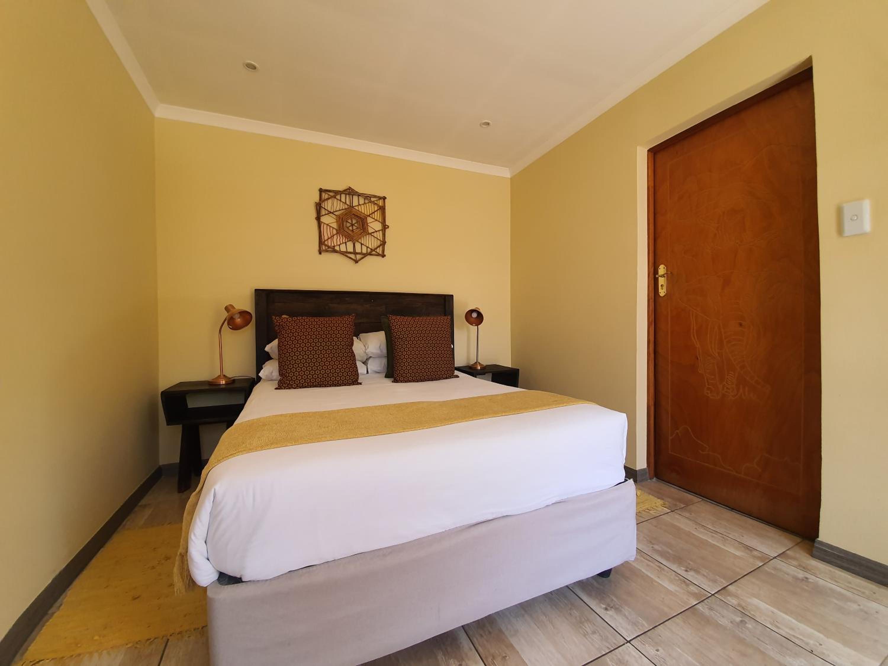 Double Room with Private Bathroom - Photo 1