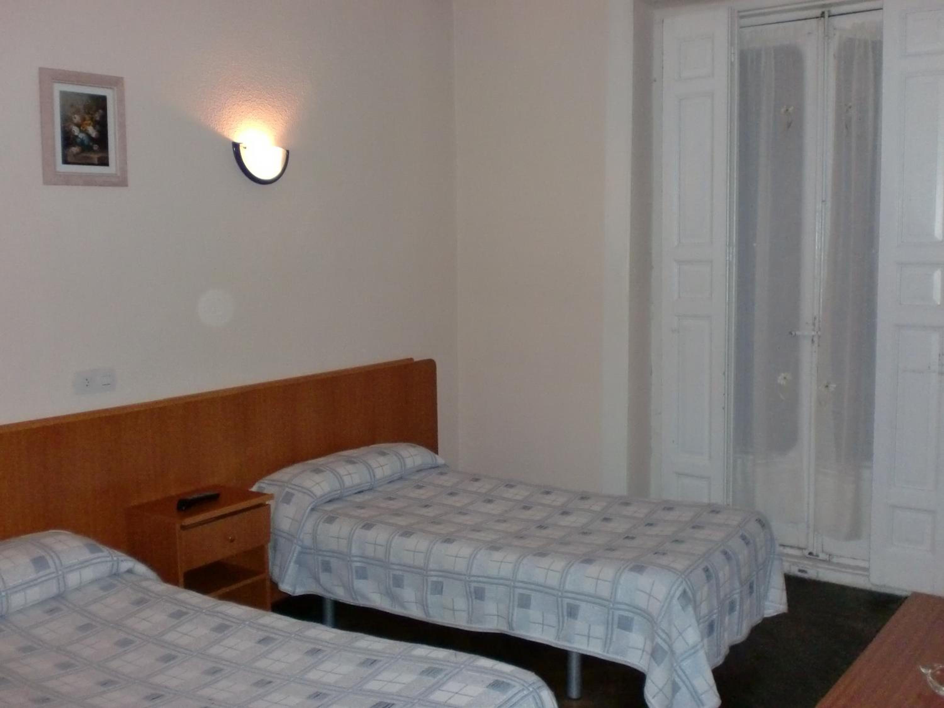 Double Room With Private Bathroom photo 2